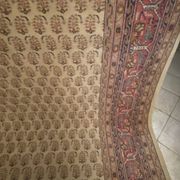 Tapis d'Orient en laine entièrement réalisé à la main