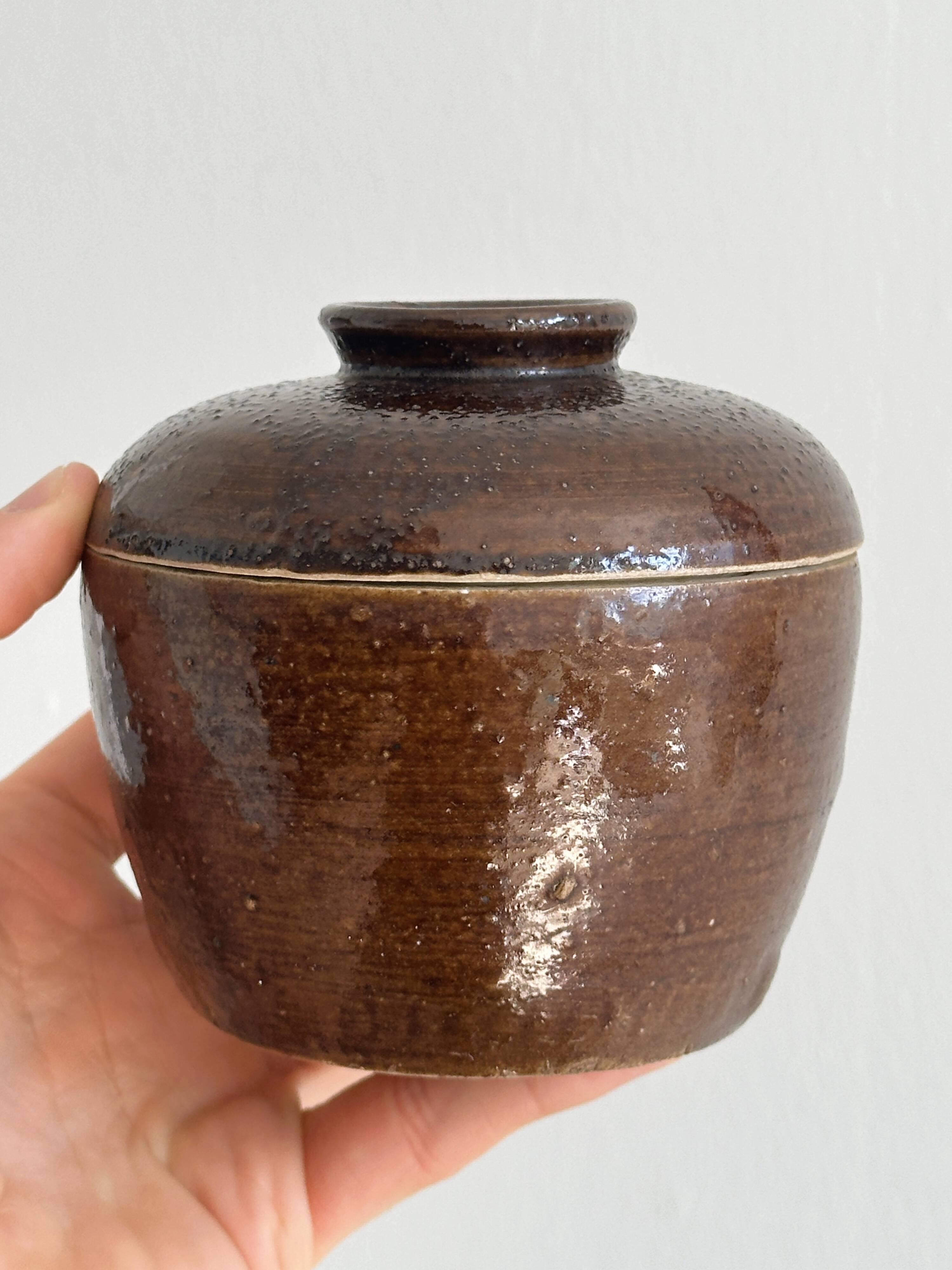 Ceramic sugar bowl