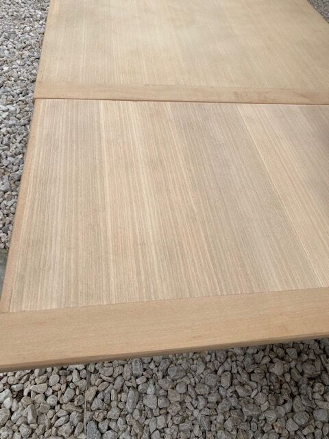 Stripped and extendable farm table