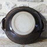 Plat creux en céramique émaillé signé
