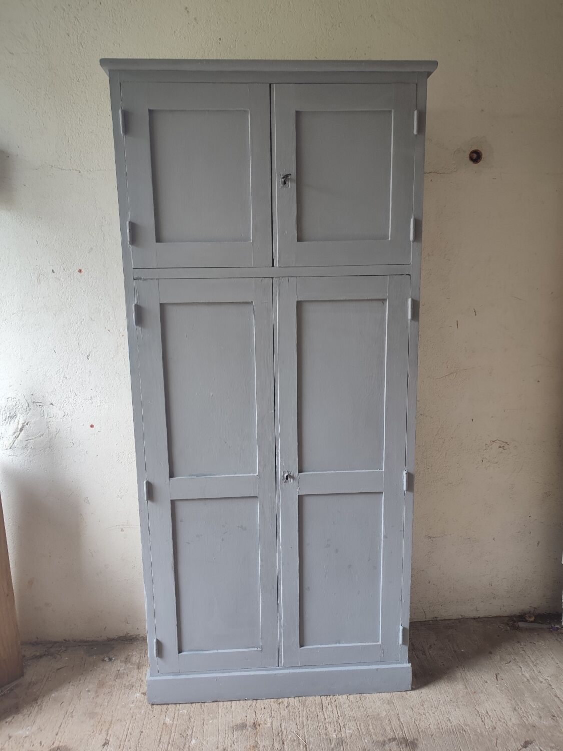 Armoire parisienne