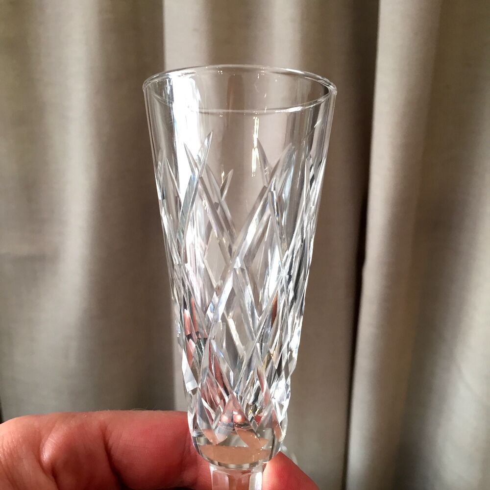 Suite of 5 crystal champagne flutes
