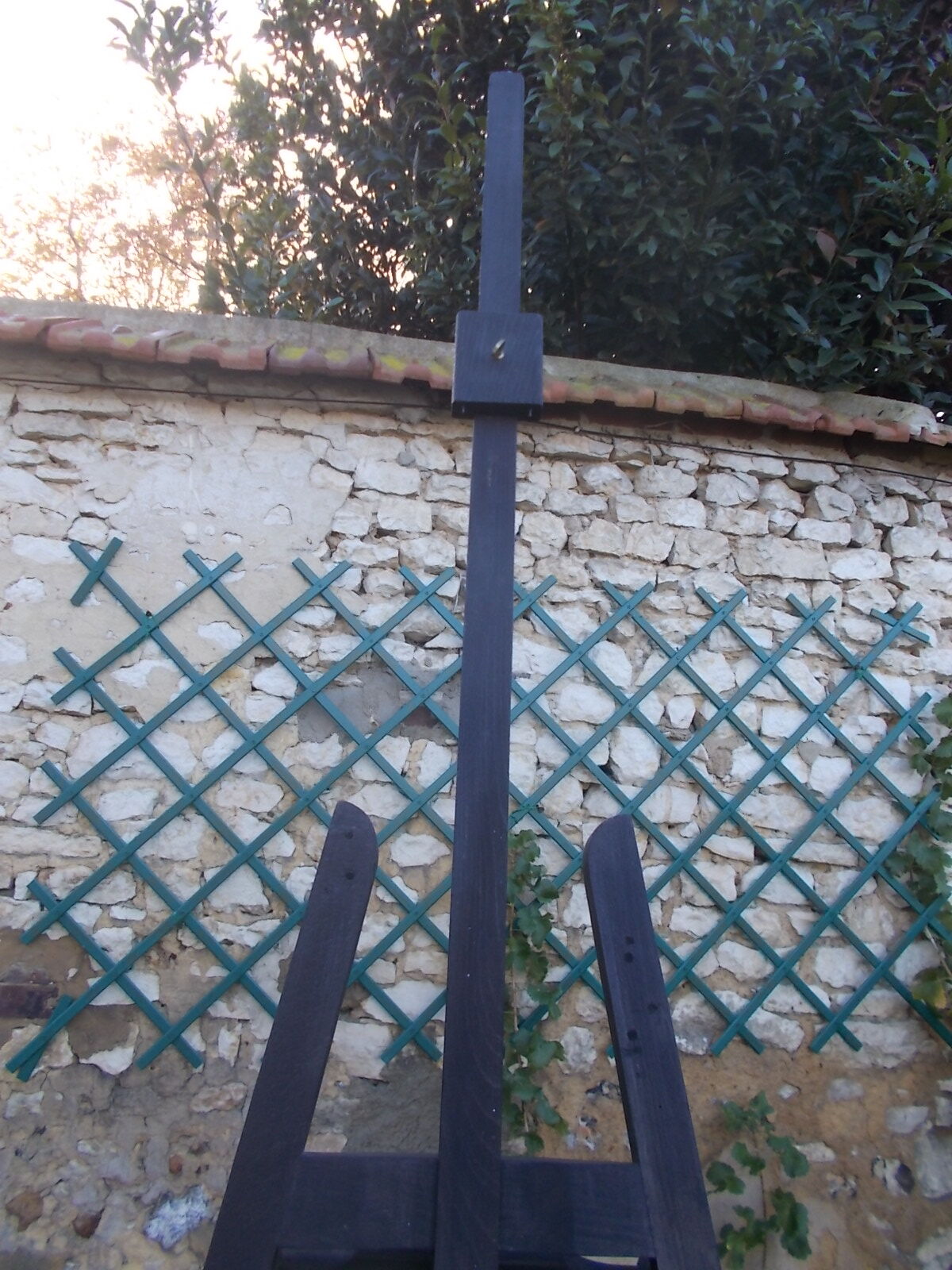 Wooden painter's easel