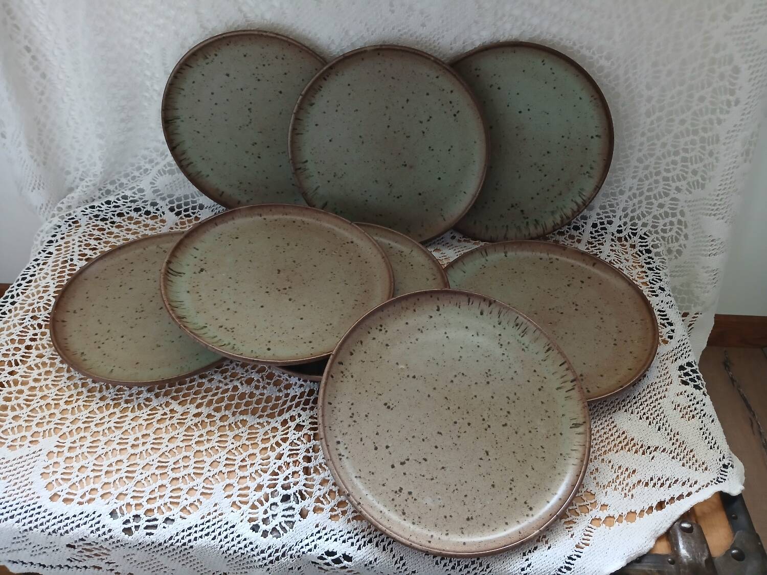 8 flat plates and 1 Vallauris dish