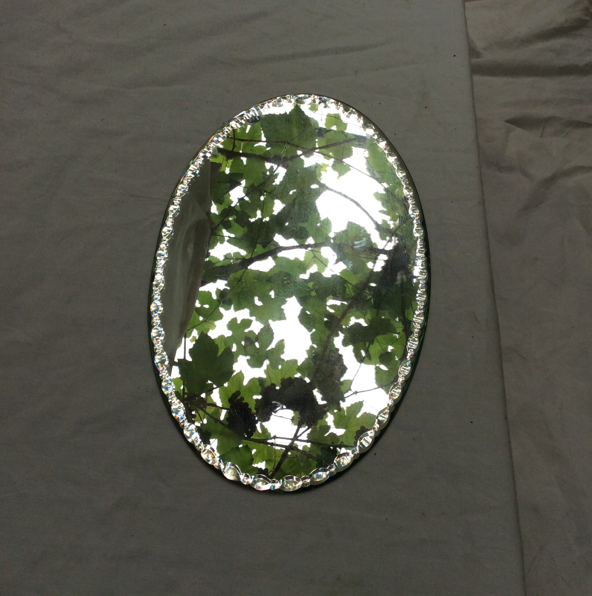 Oval mirror to lay vintage bevelled border slightly marked by time dimension -L-40x Pr-24c