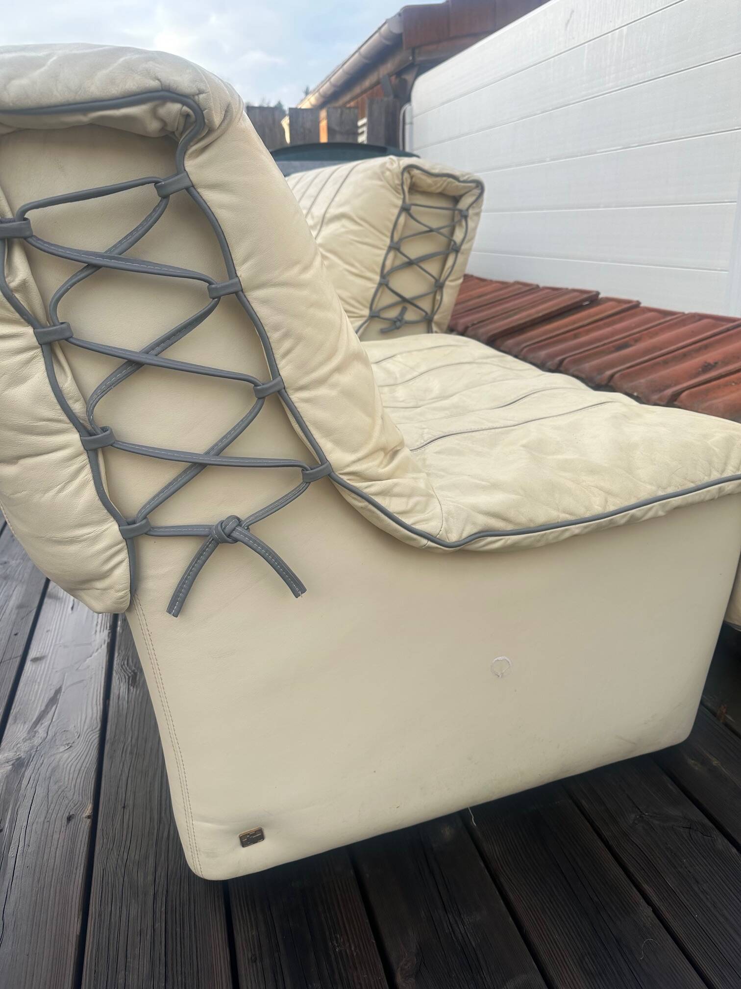 Sofa + 2 leather armchairs