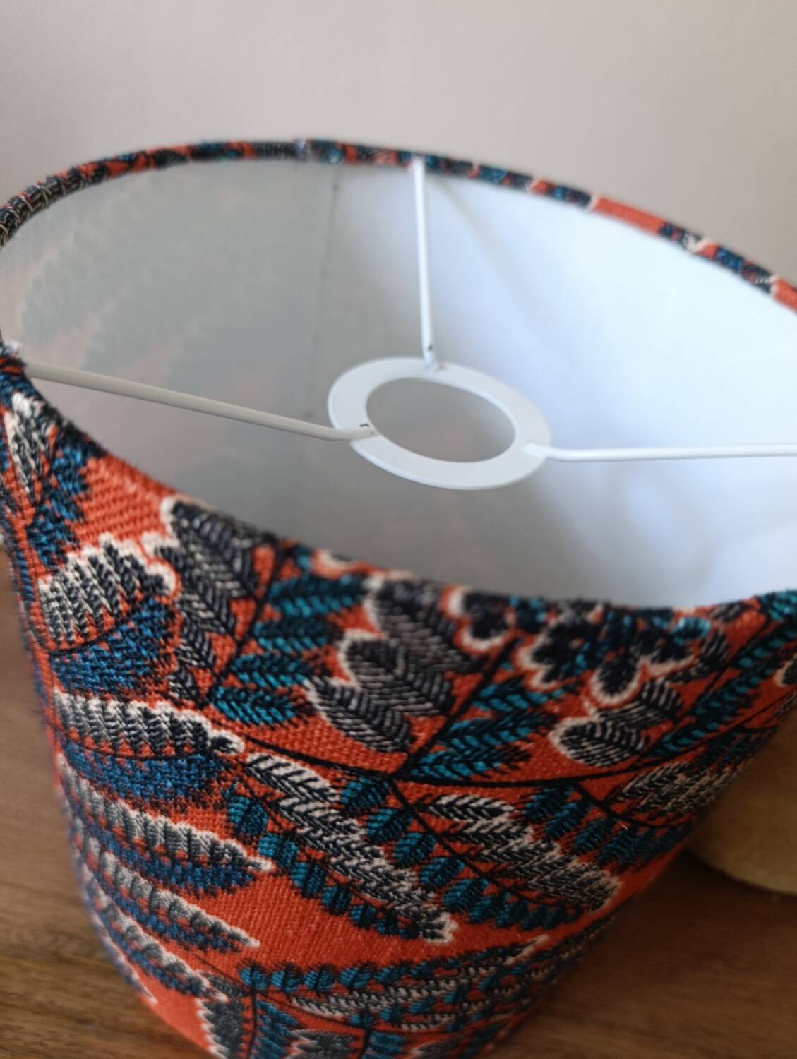Sculpted stone lamp dlg Tormos, linen lampshade with botanical print