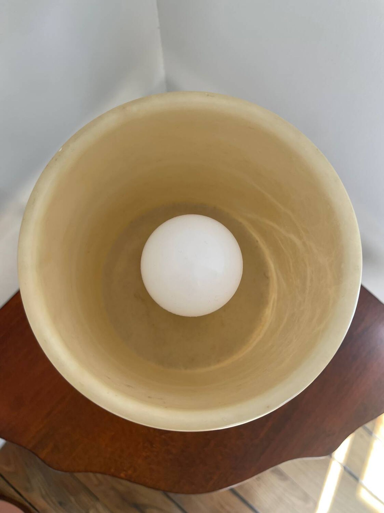 Lampe à poser en albâtre