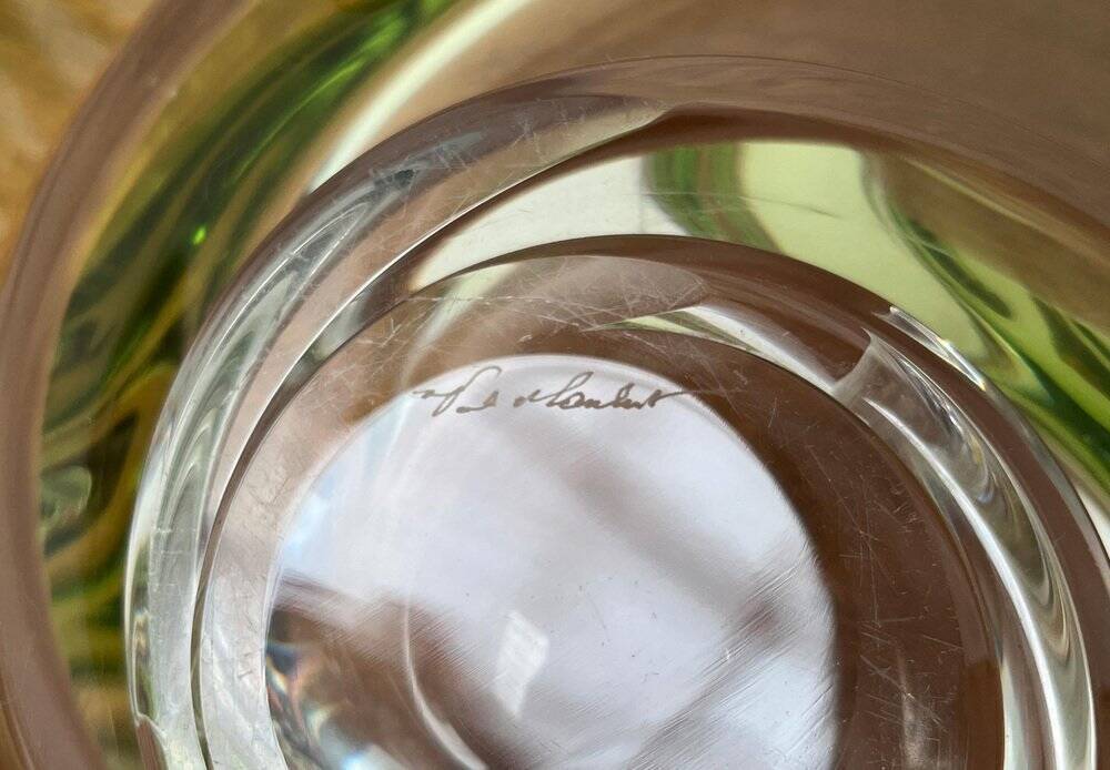 Mid-century modern crystal fruit bowl by Rene Delvenne for Val Saint Lambert, Belgium, 1960s.