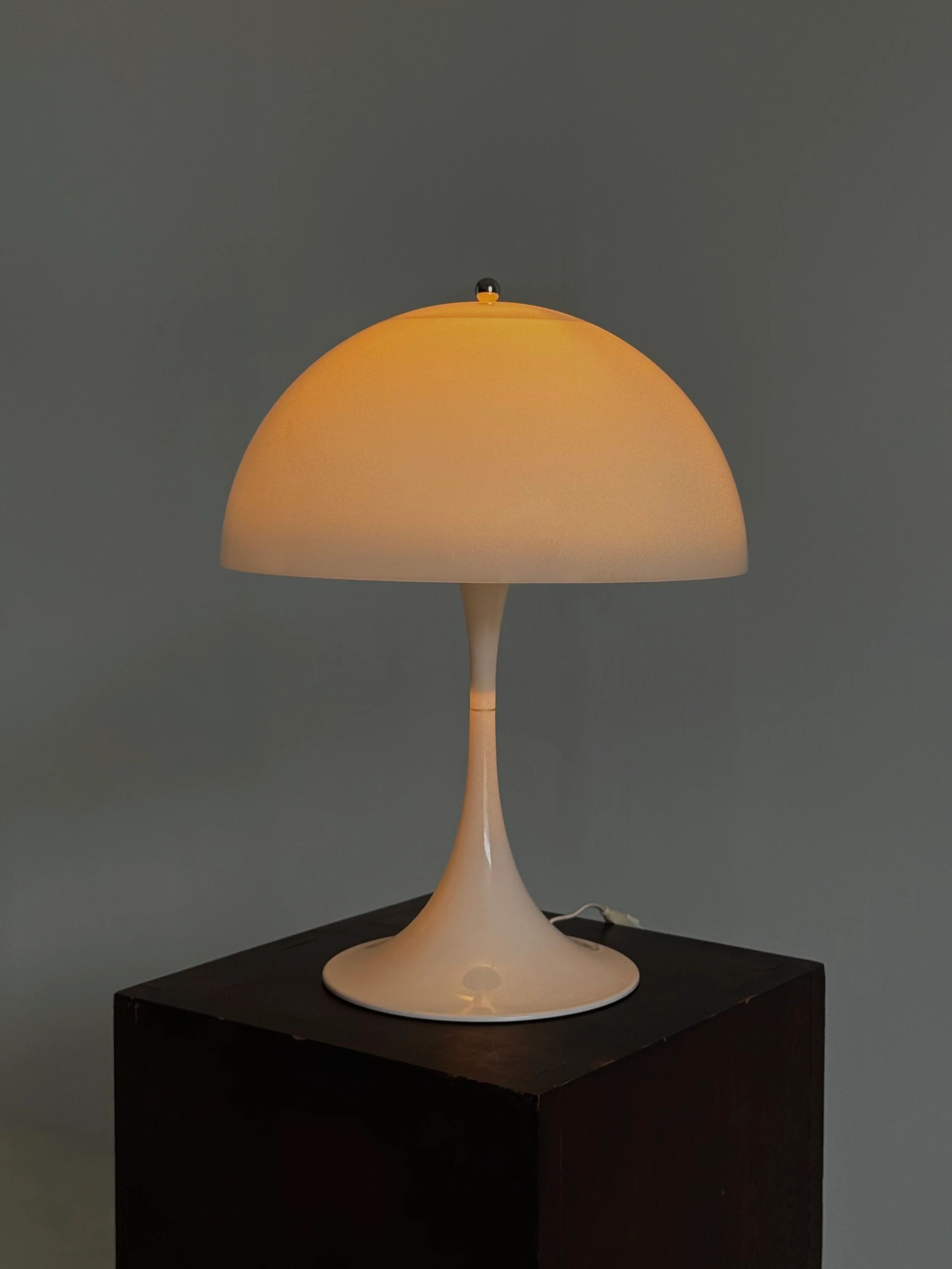 Lampe de table Panthella Louis Poulsen Verner Panton Blanche