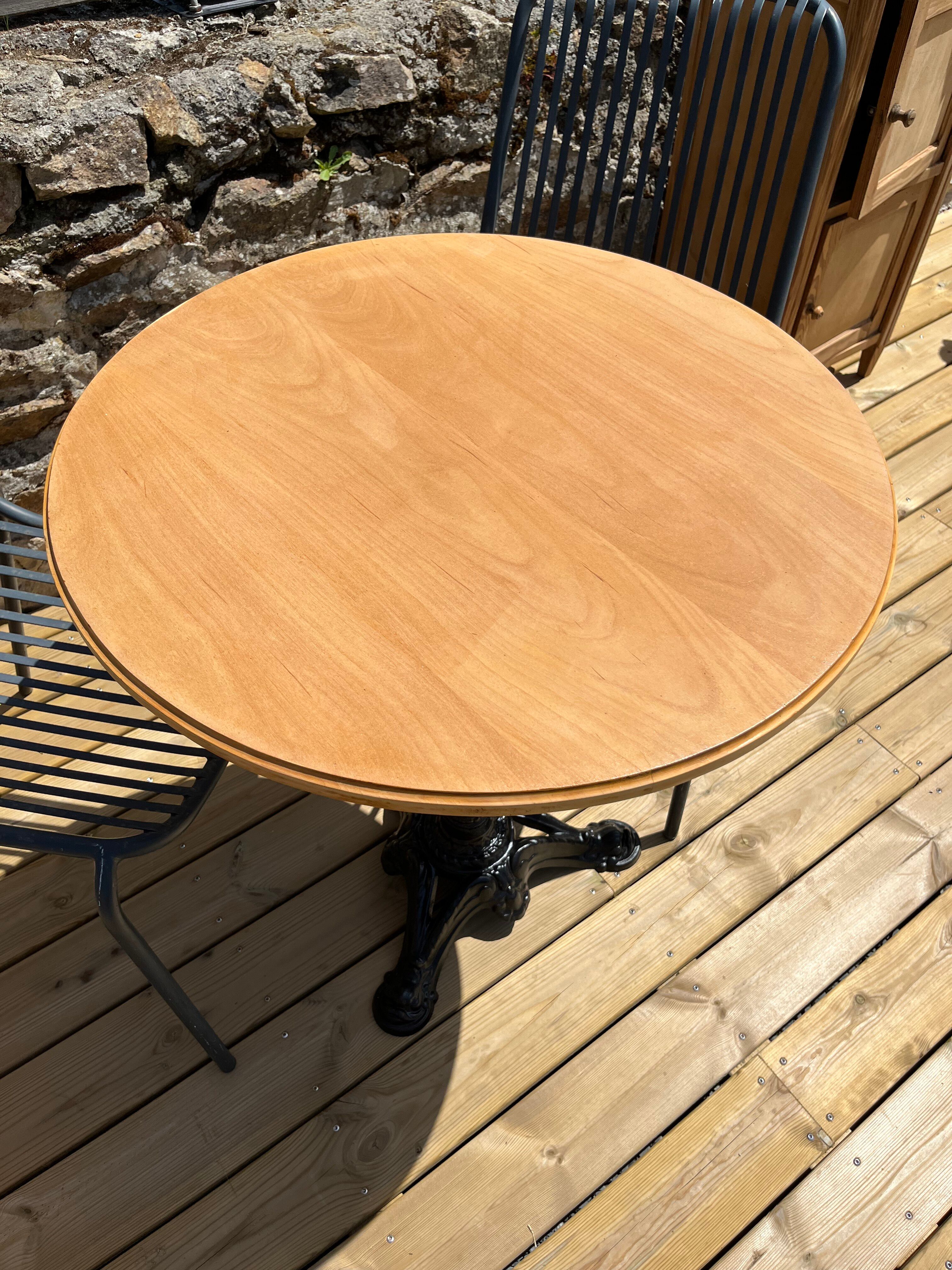 Table bistrot vintage
