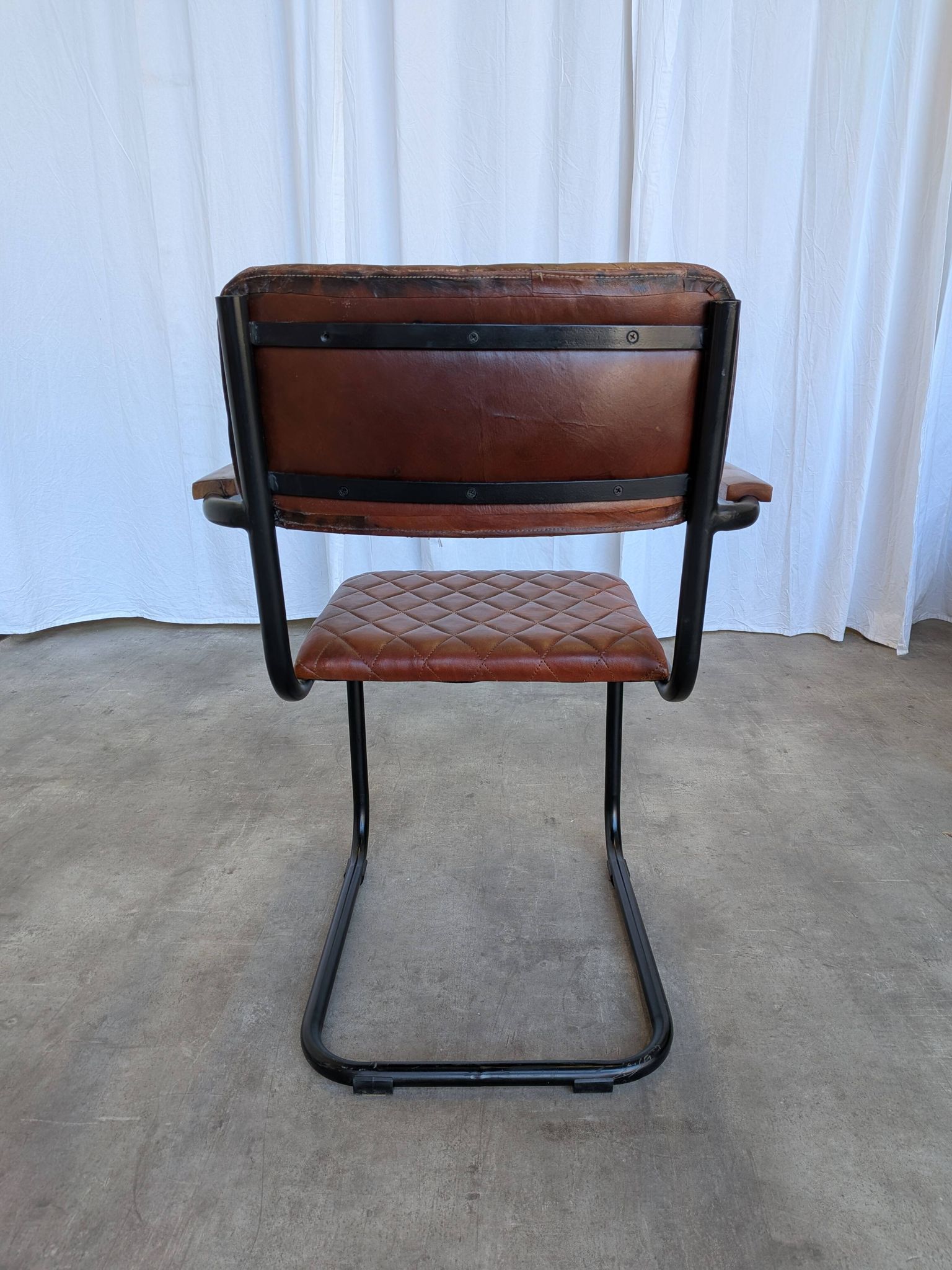 Chaise de salle à manger en cuir matelassé vintage : fauteuil de bureau industriel