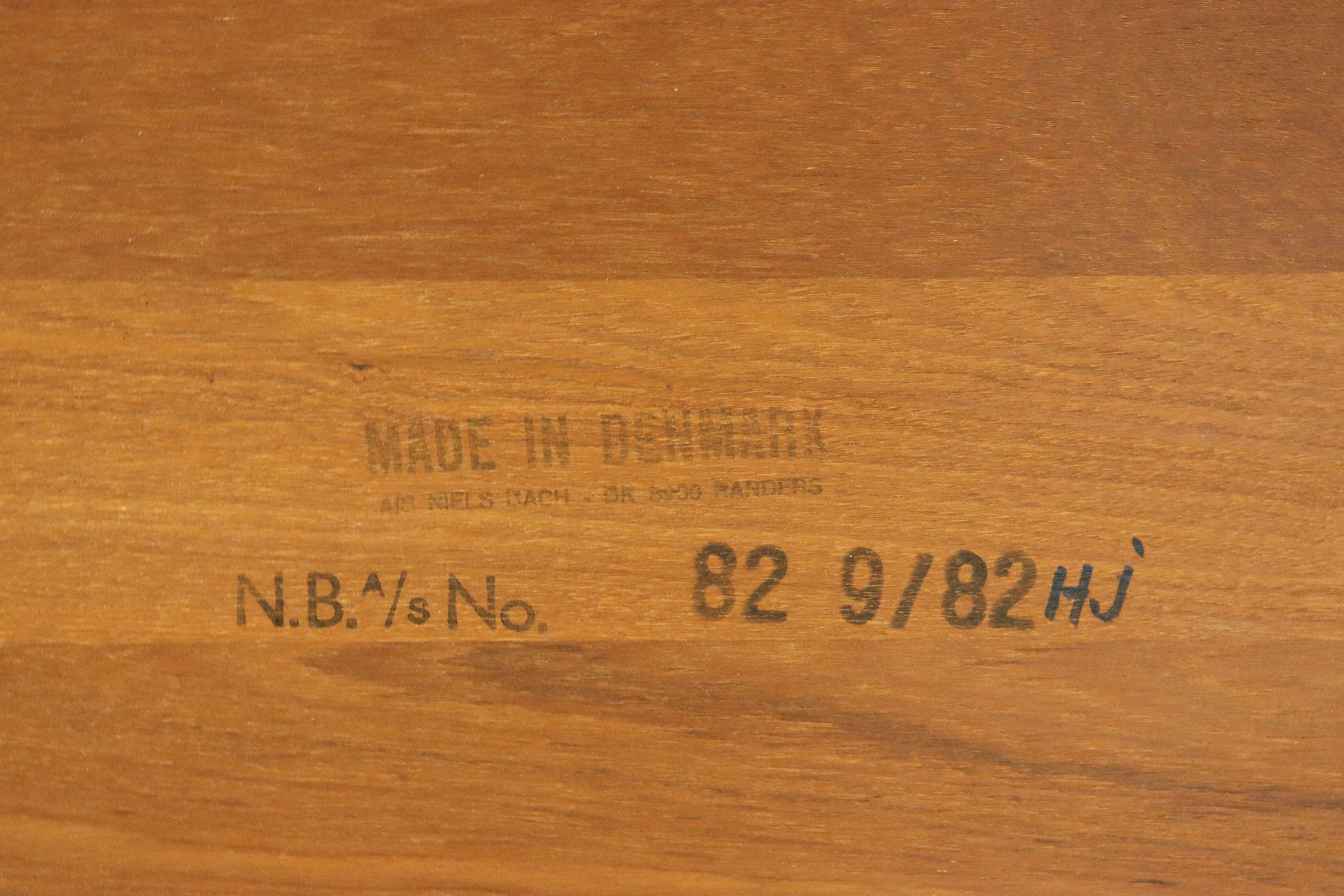 Niels Bach danish design teak coffee table 'Bratbjerg'