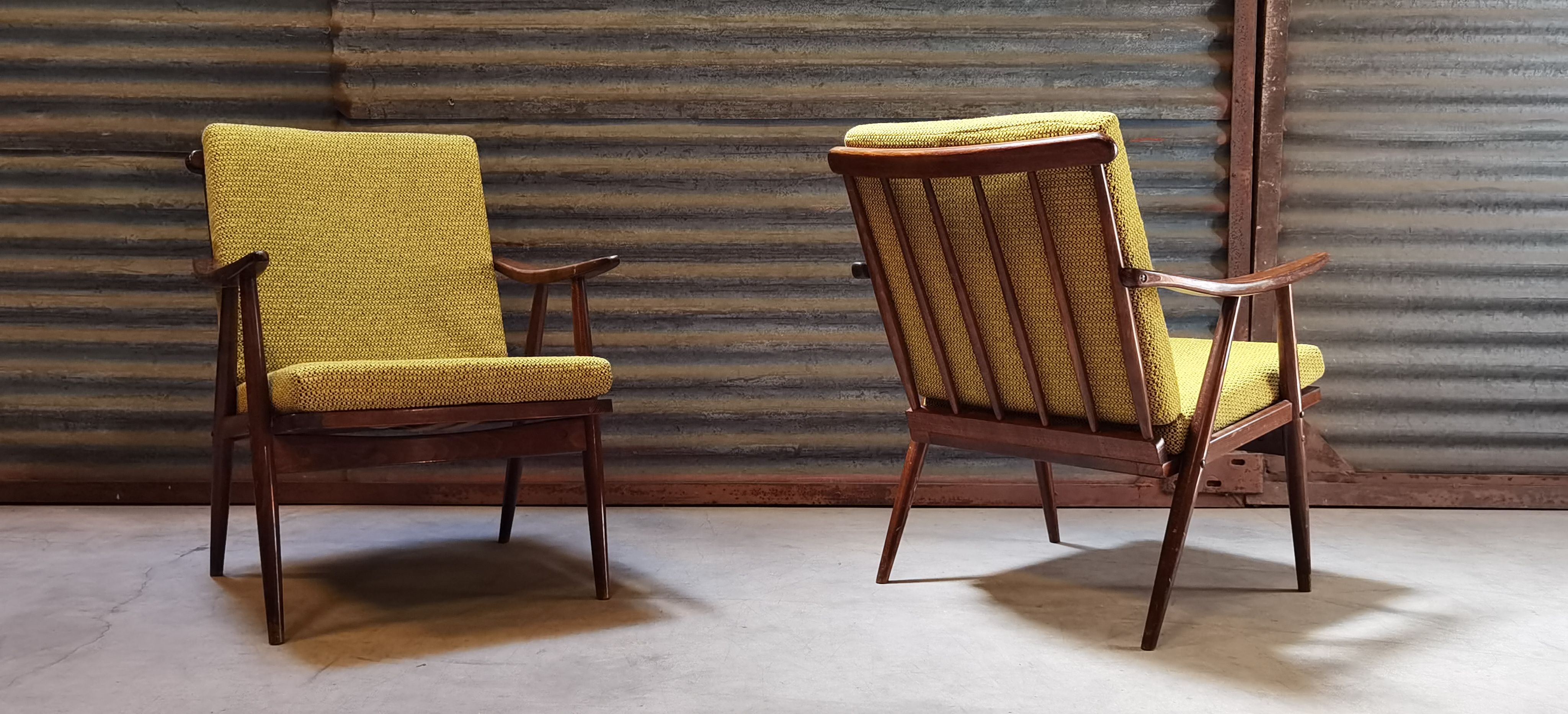 Pair of boomerang armchairs TON Bystřice (Thonet) by Antonin Suman 1960