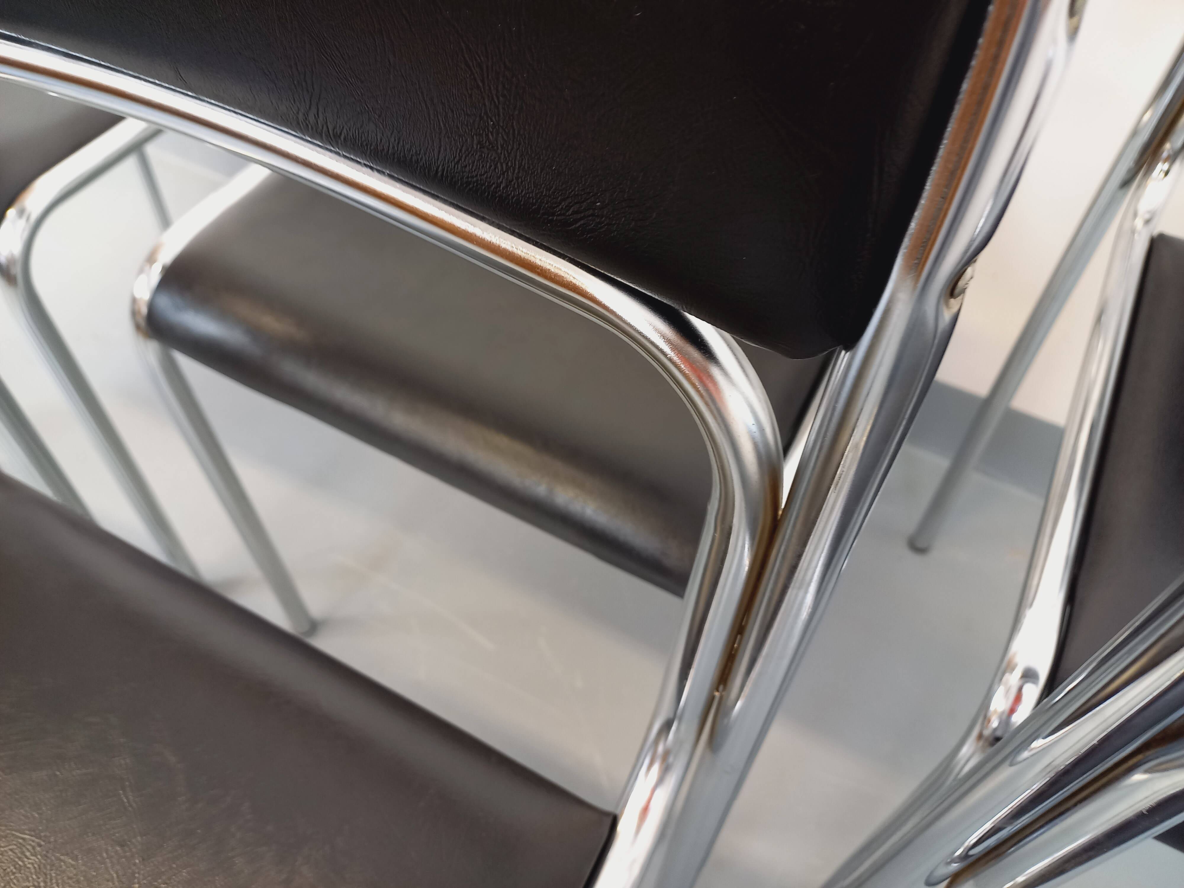 Set of 6 vintage Italian stackable chairs in chrome metal and skai.