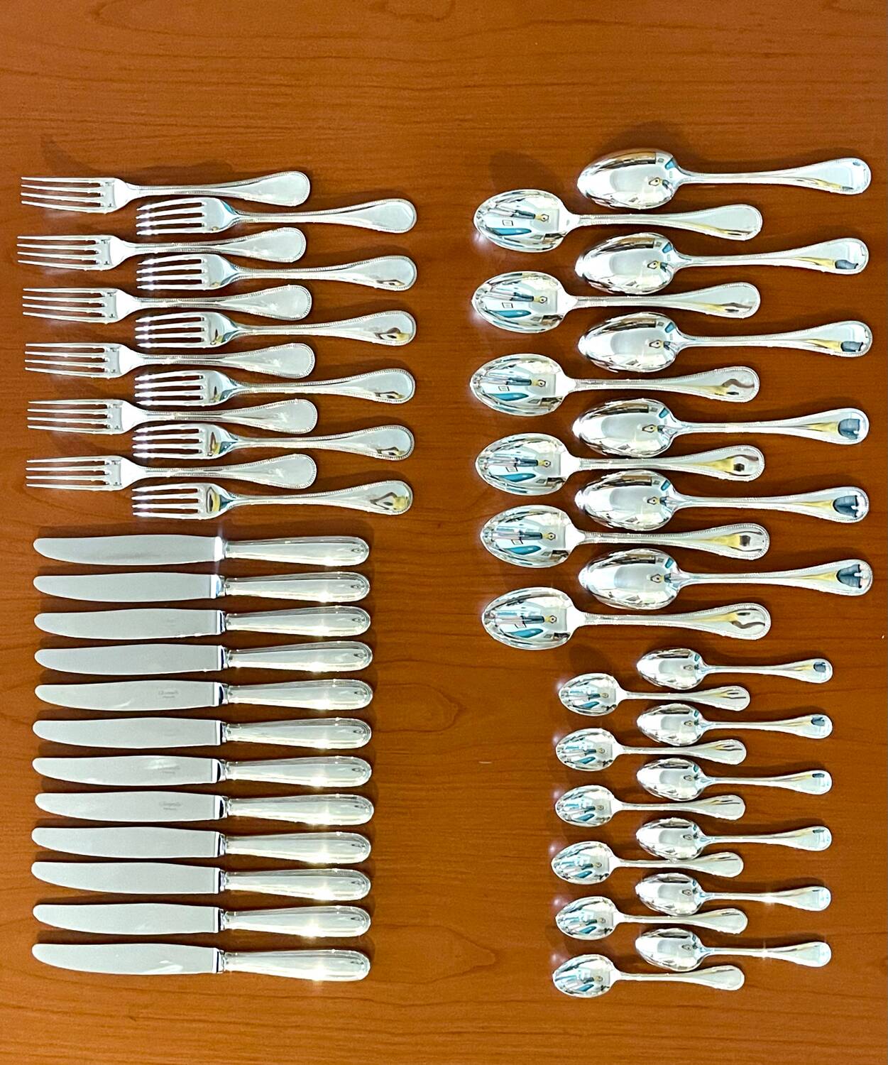 Christofle perles ,ménagère 48 pieces ,très bon état