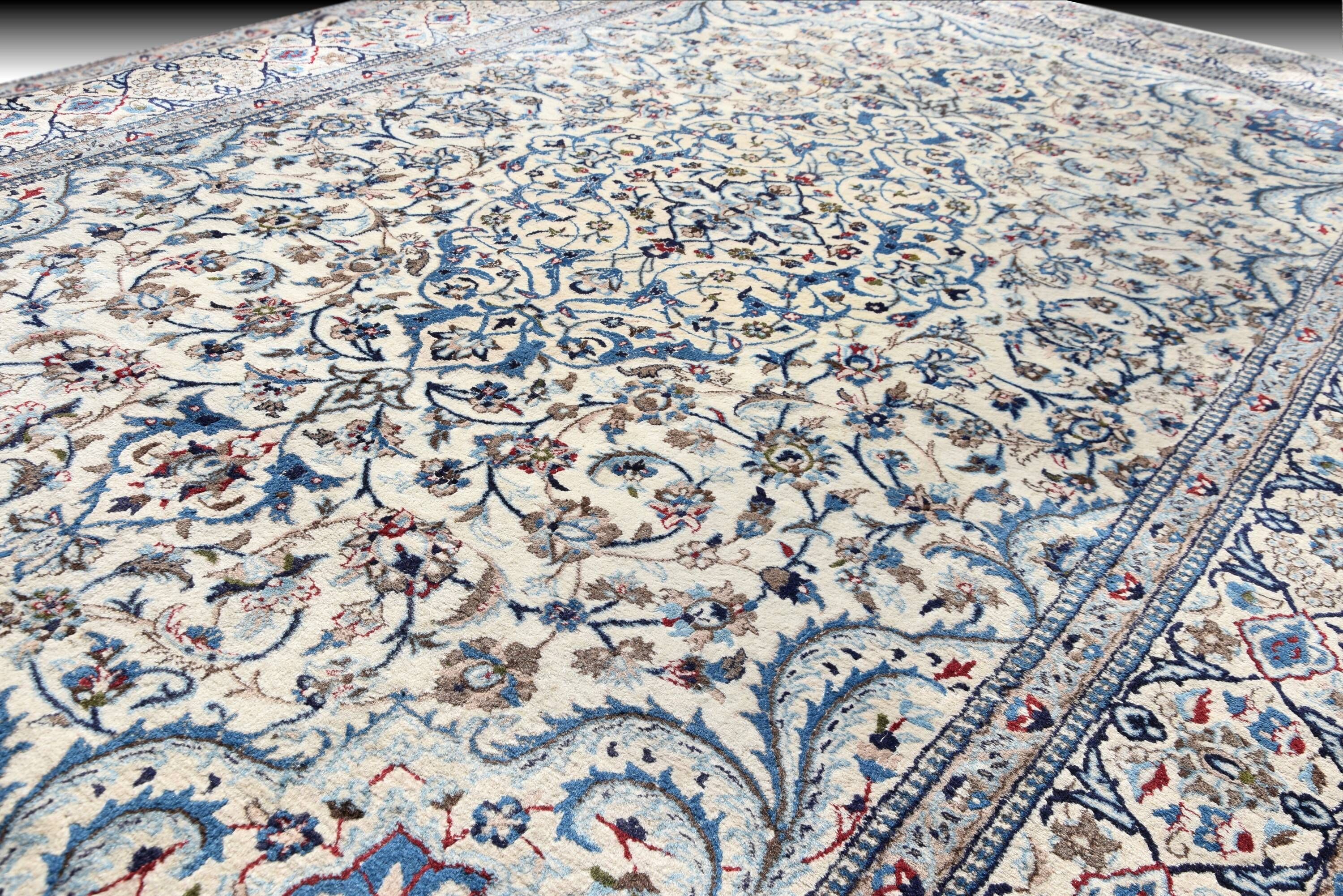 Persian Iran Nain Wool and Silk Oriental Rug: 3.10 X 2.08 Meters