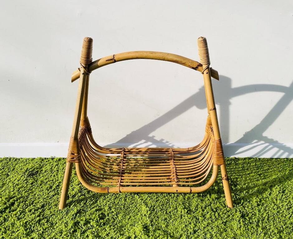 Rattan magazine rack. Vintage 50s.