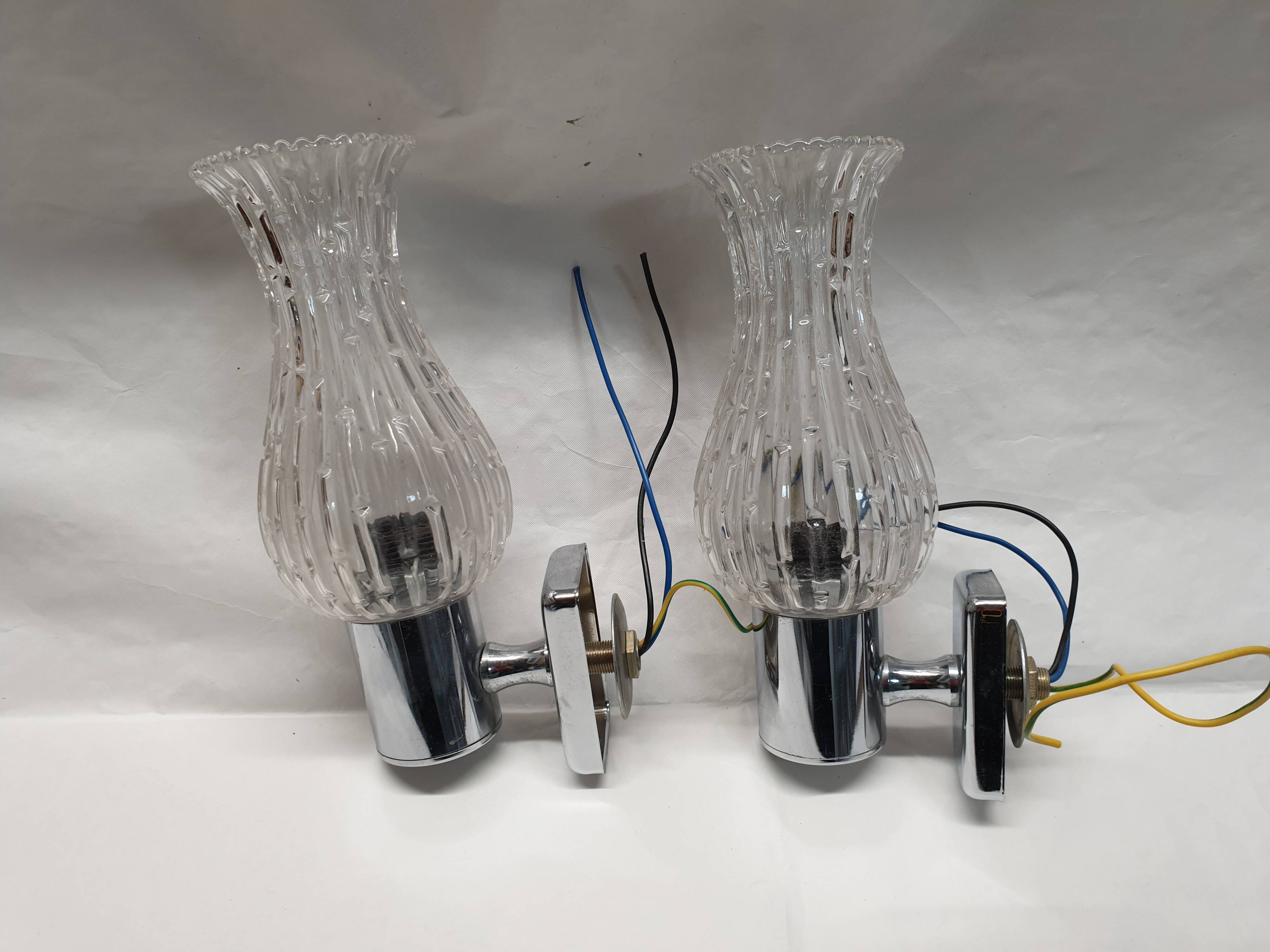 Set of 2 Italian chrome tulip glass wall lights from the 70s