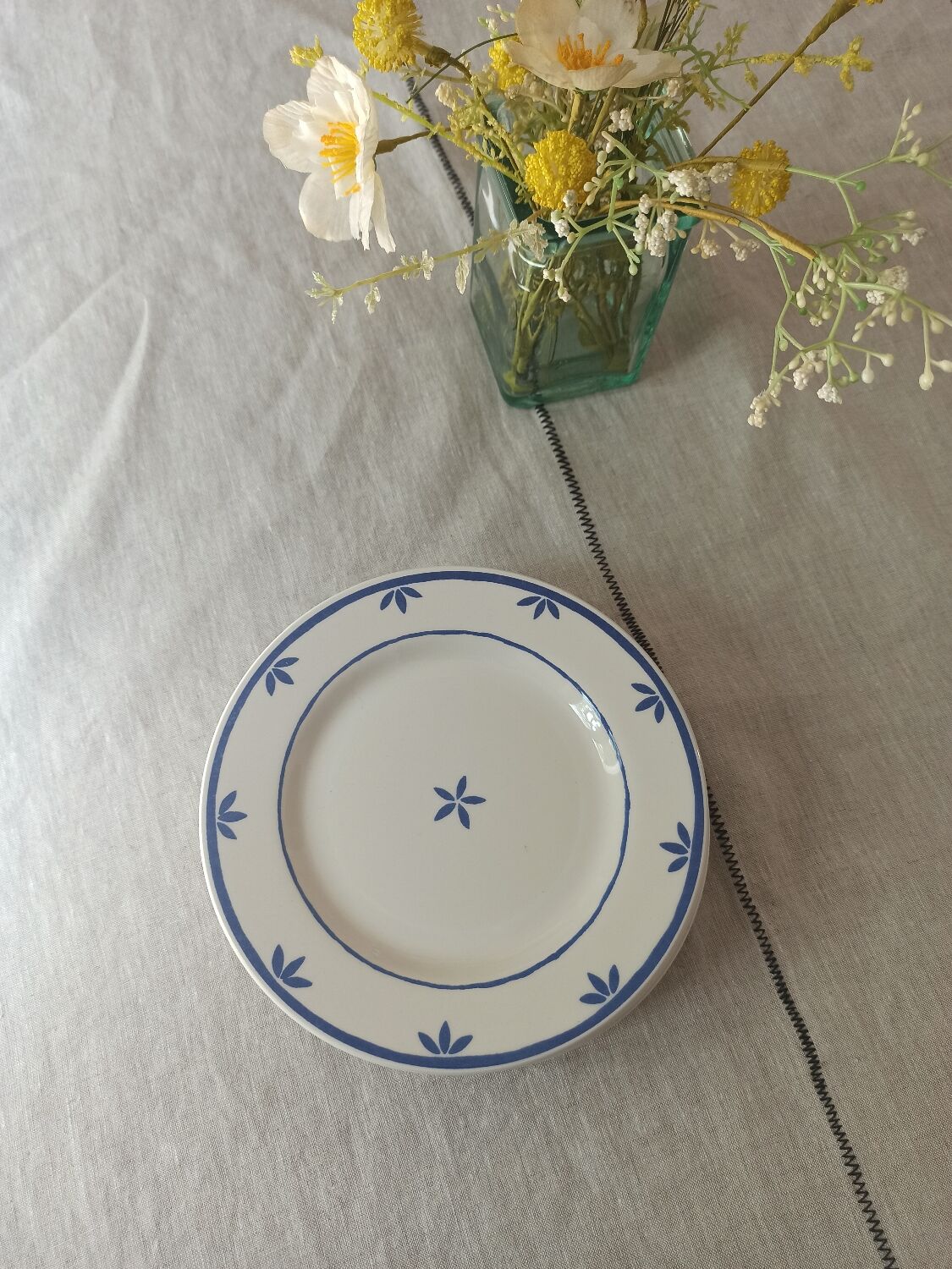 Set of 6 vintage dessert plates