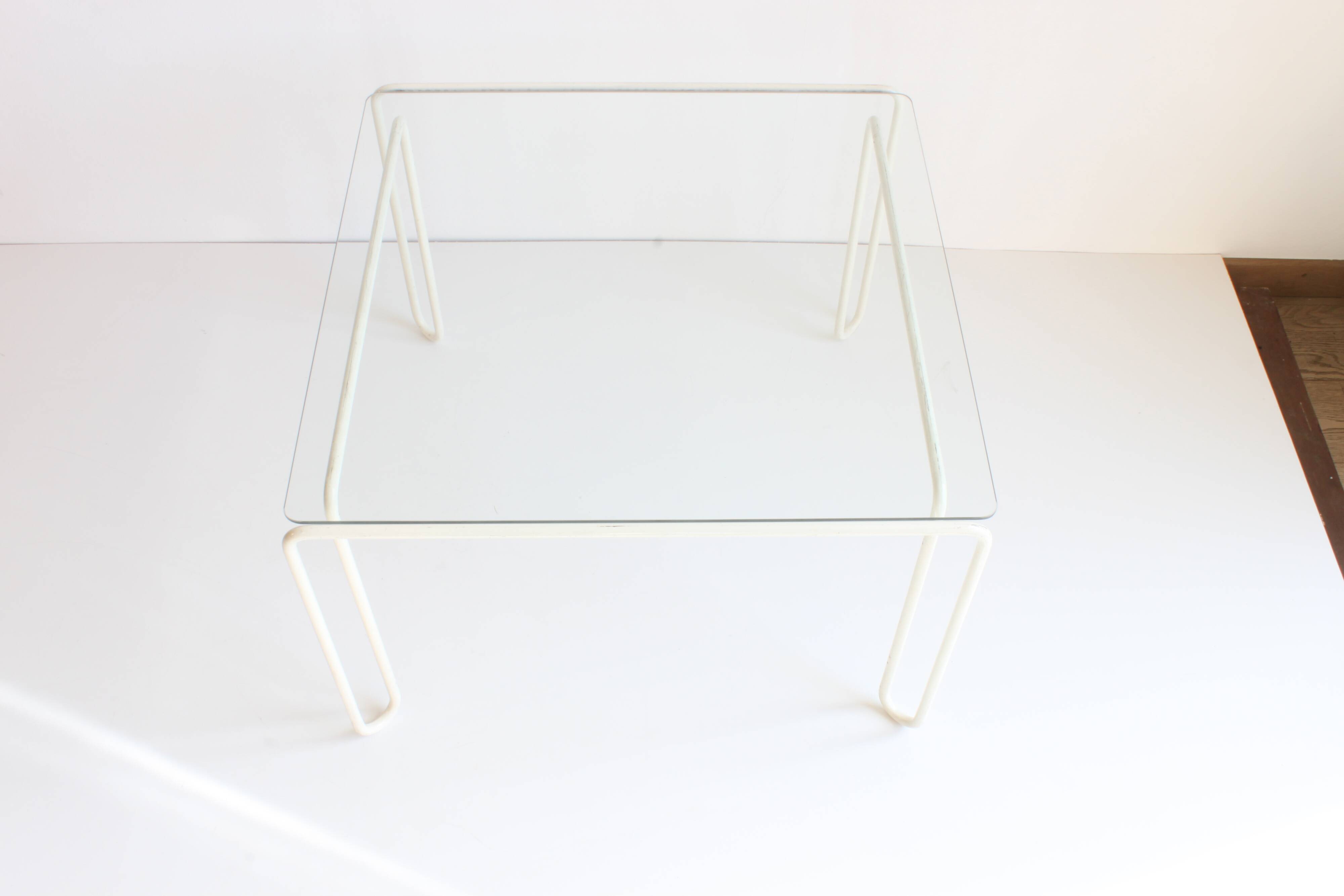 Table basse vintage à structure en métal courbé, 1960