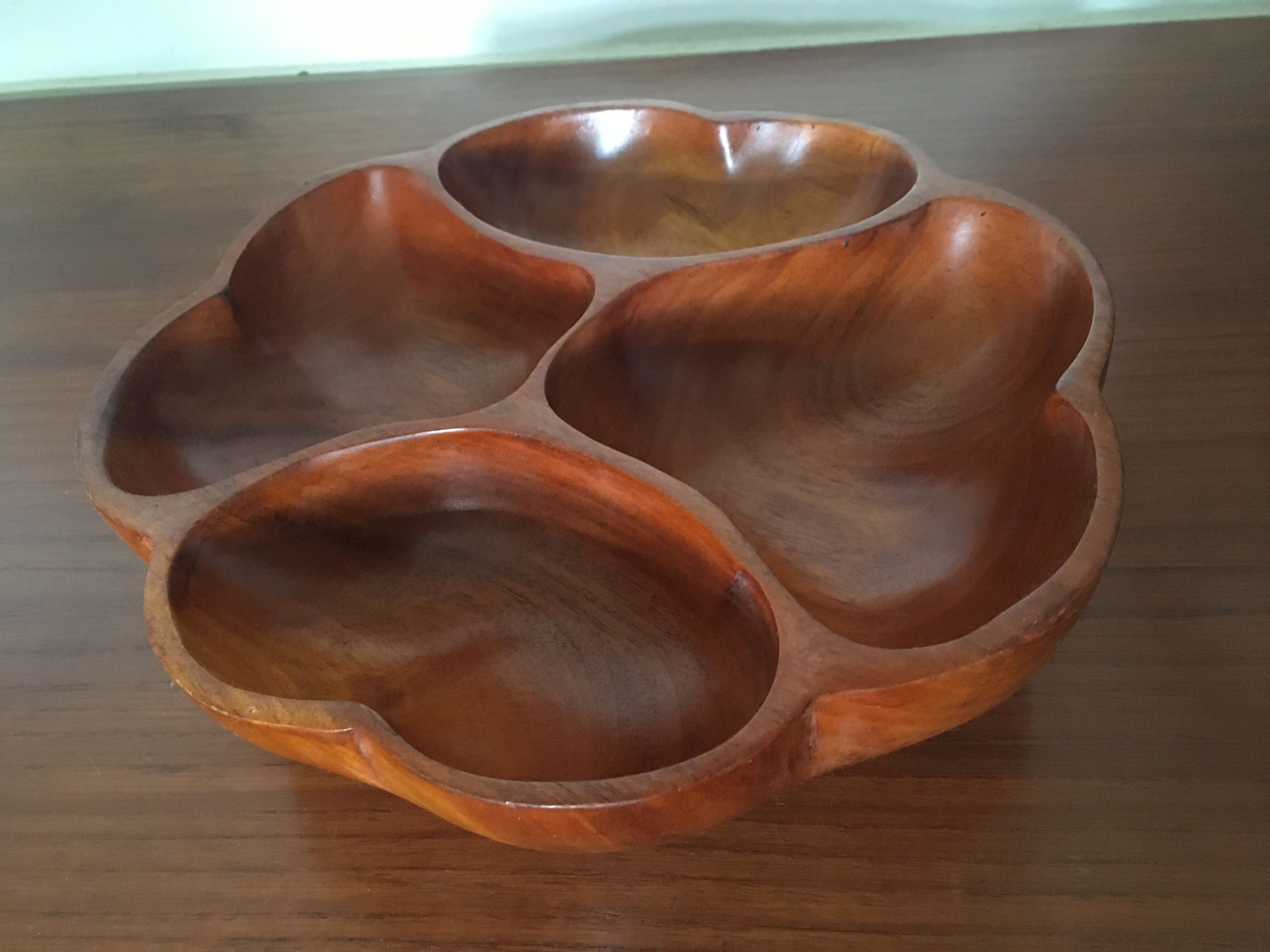Flower shaped wooden dish