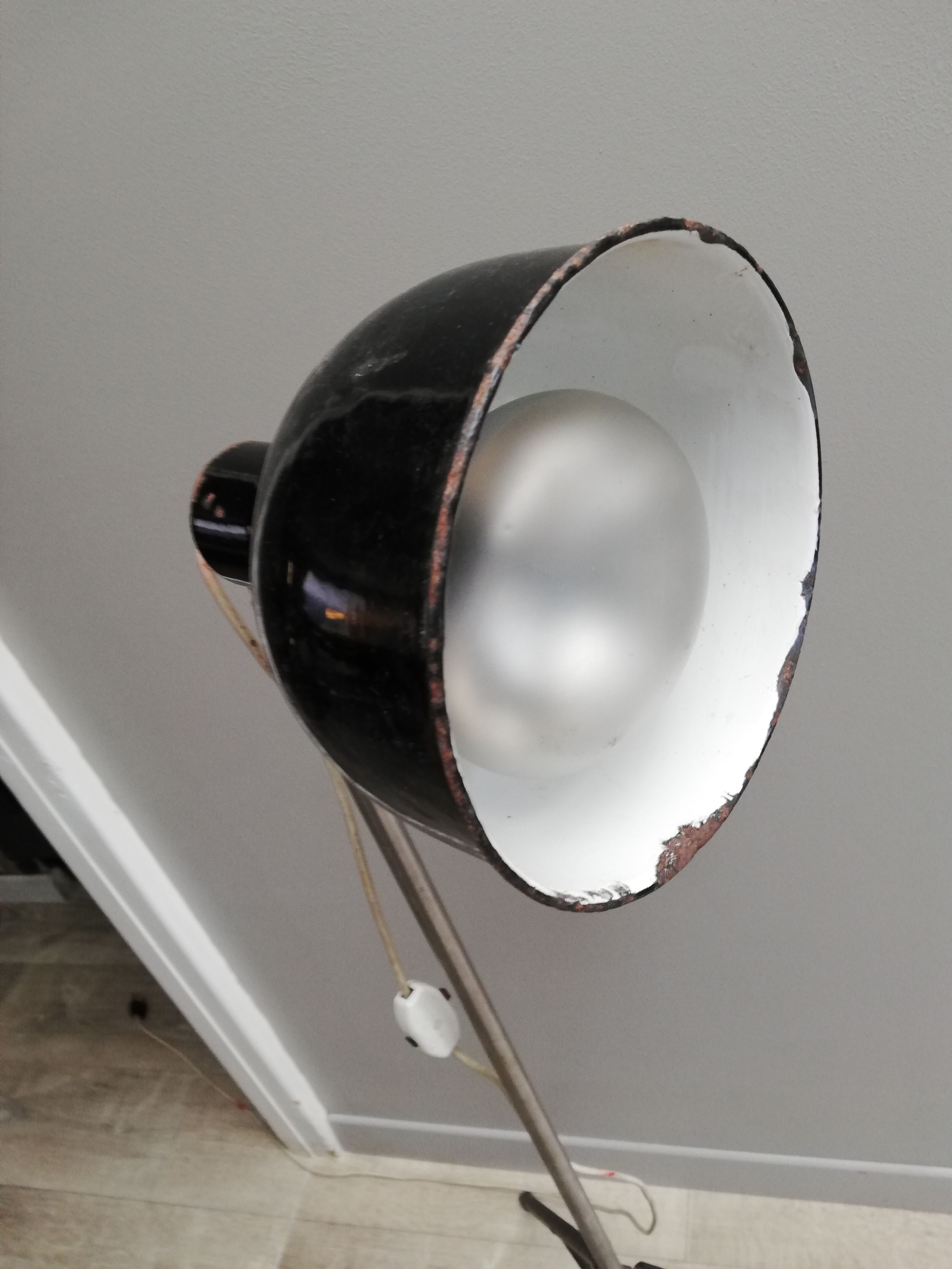 Lamp projector tripod enamelled workshop design