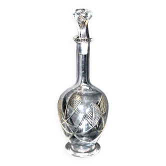 Carafe en cristal de baccarat modèle assouan art déco 1930 feuilles plumes taillées