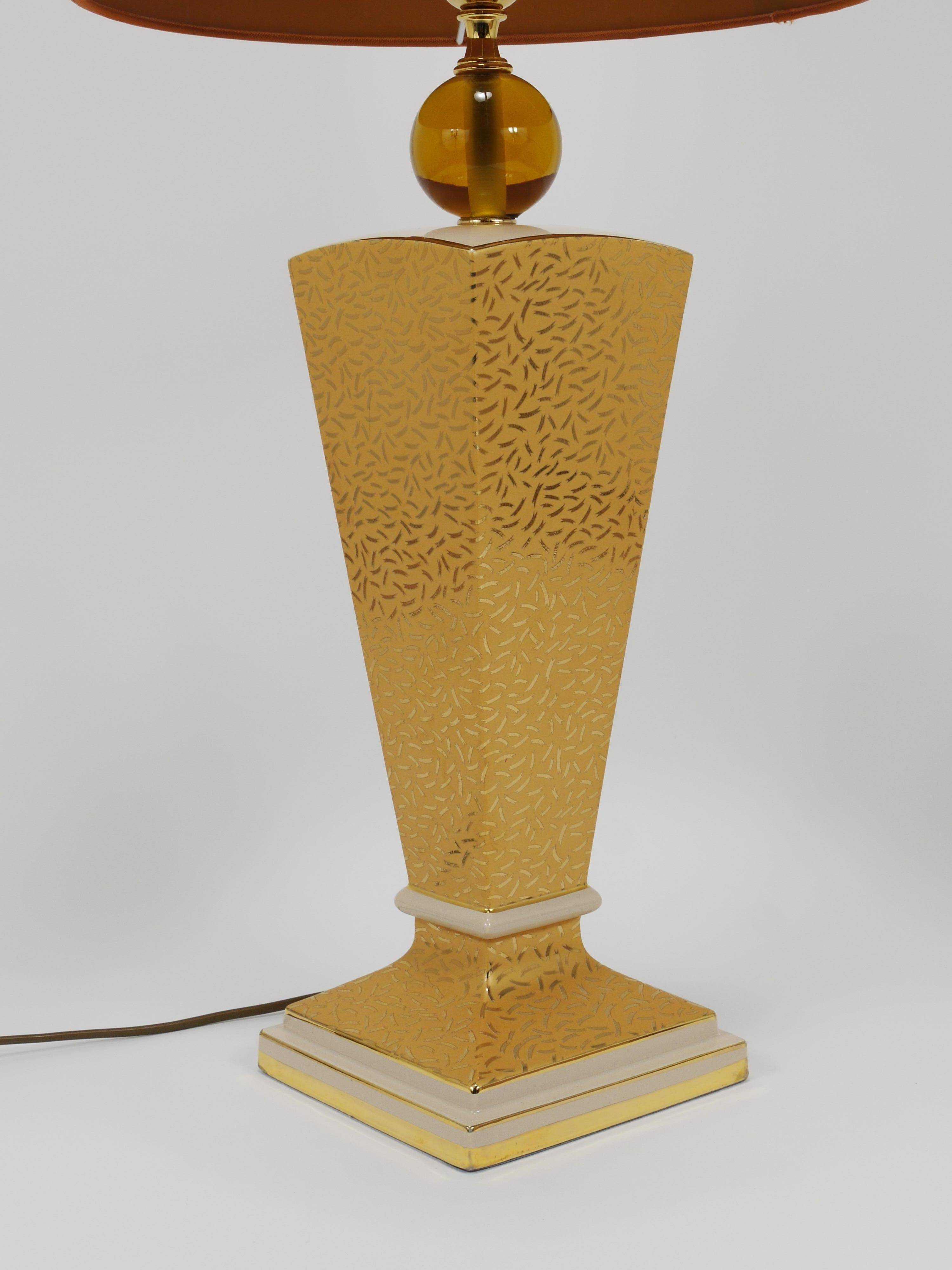 Lampe de table ou d'appoint en porcelaine de style post-moderne Memphis et Art Déco, Italie, années 1980