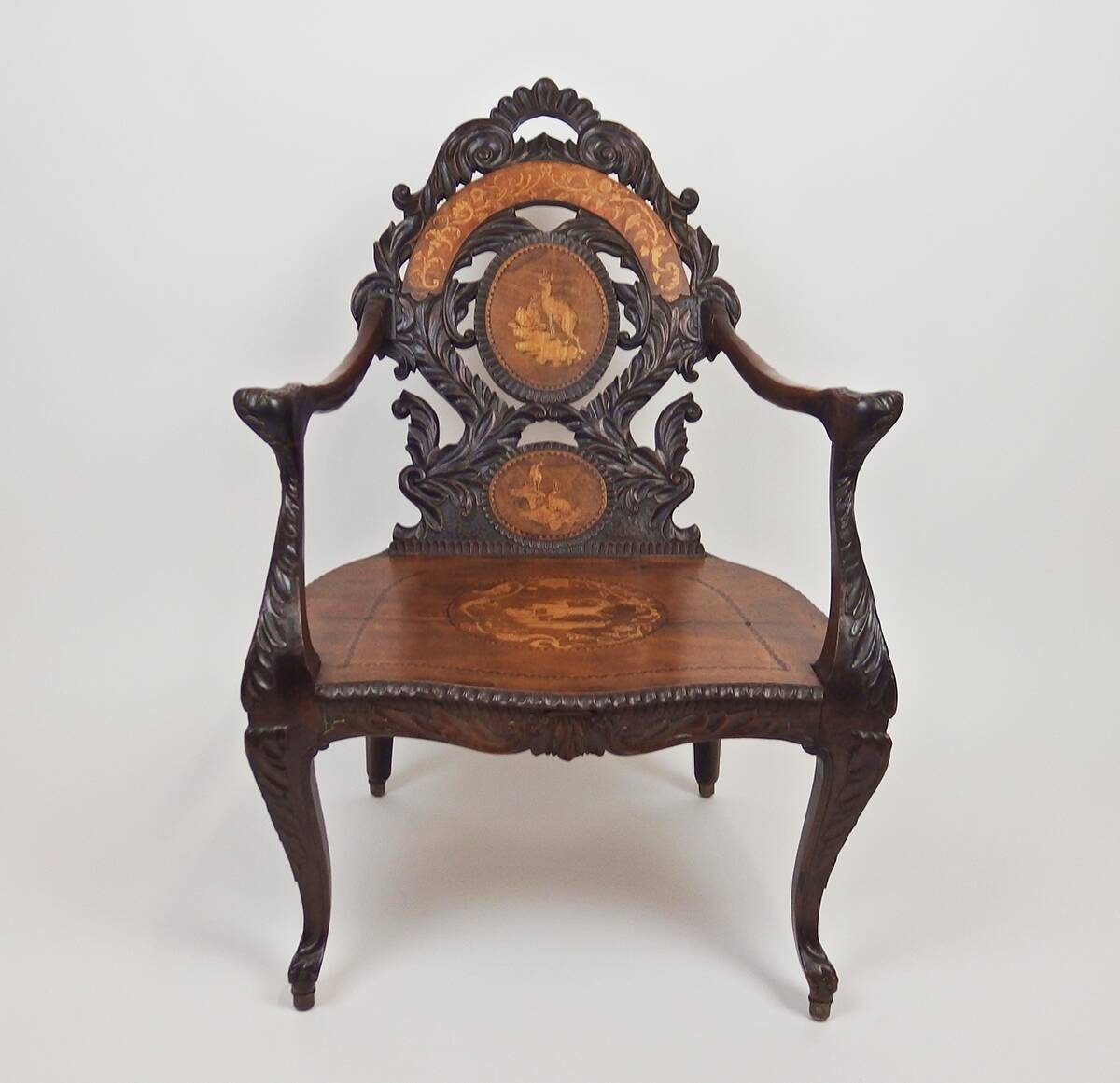 Fauteuil 19ème siècle de style "Forêt Noire"
