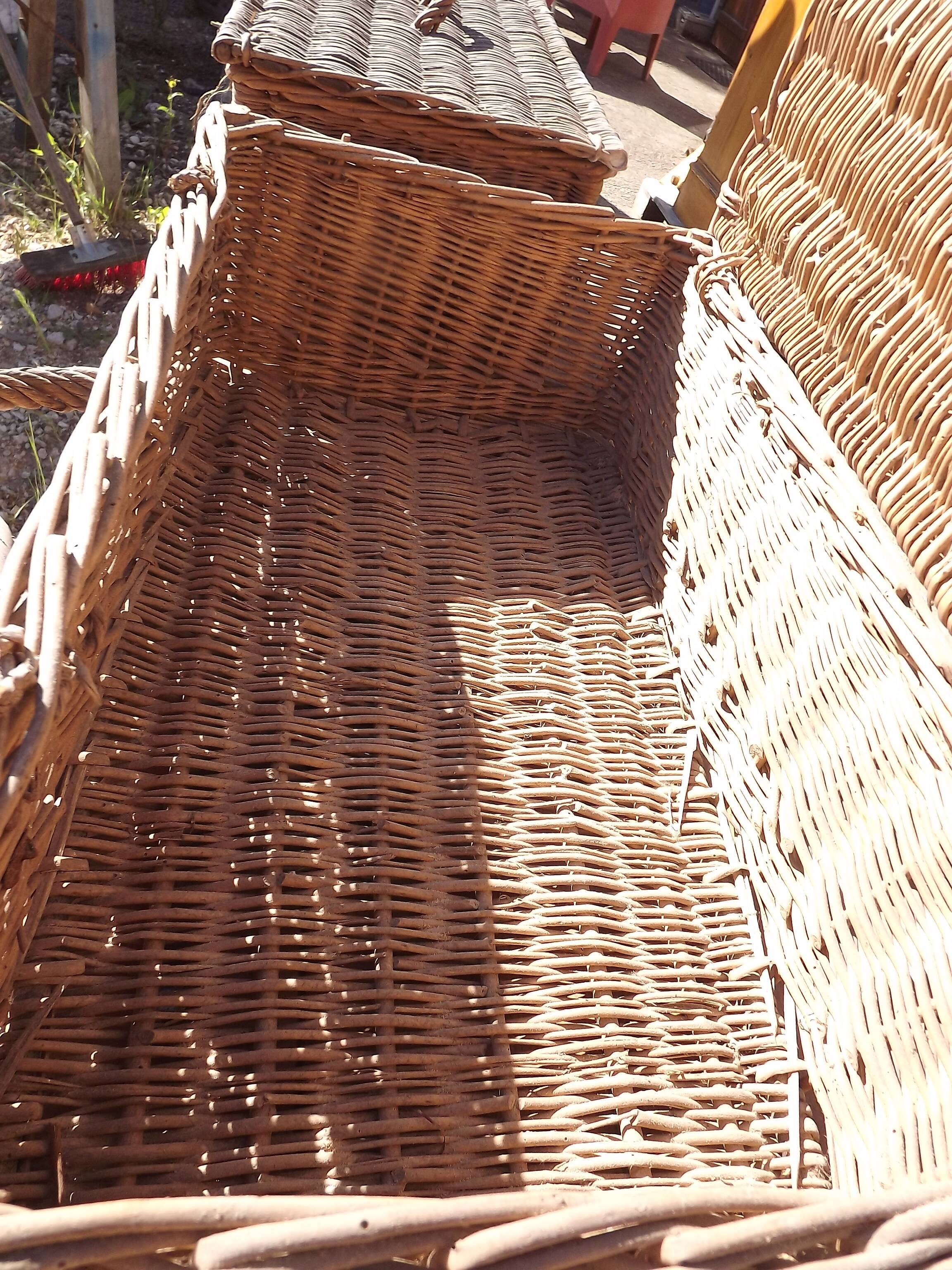 3 panières, old Wicker suitcases