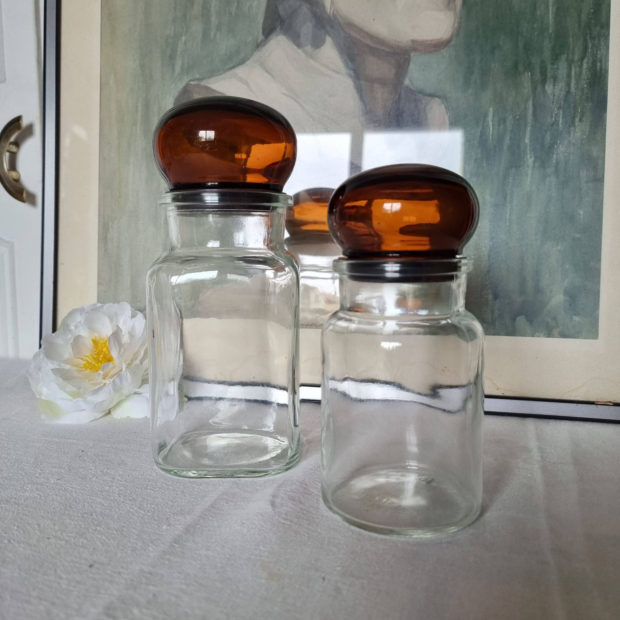 Pair of vintage Belgian glass pharmacy jars from the 1970s, very decorative