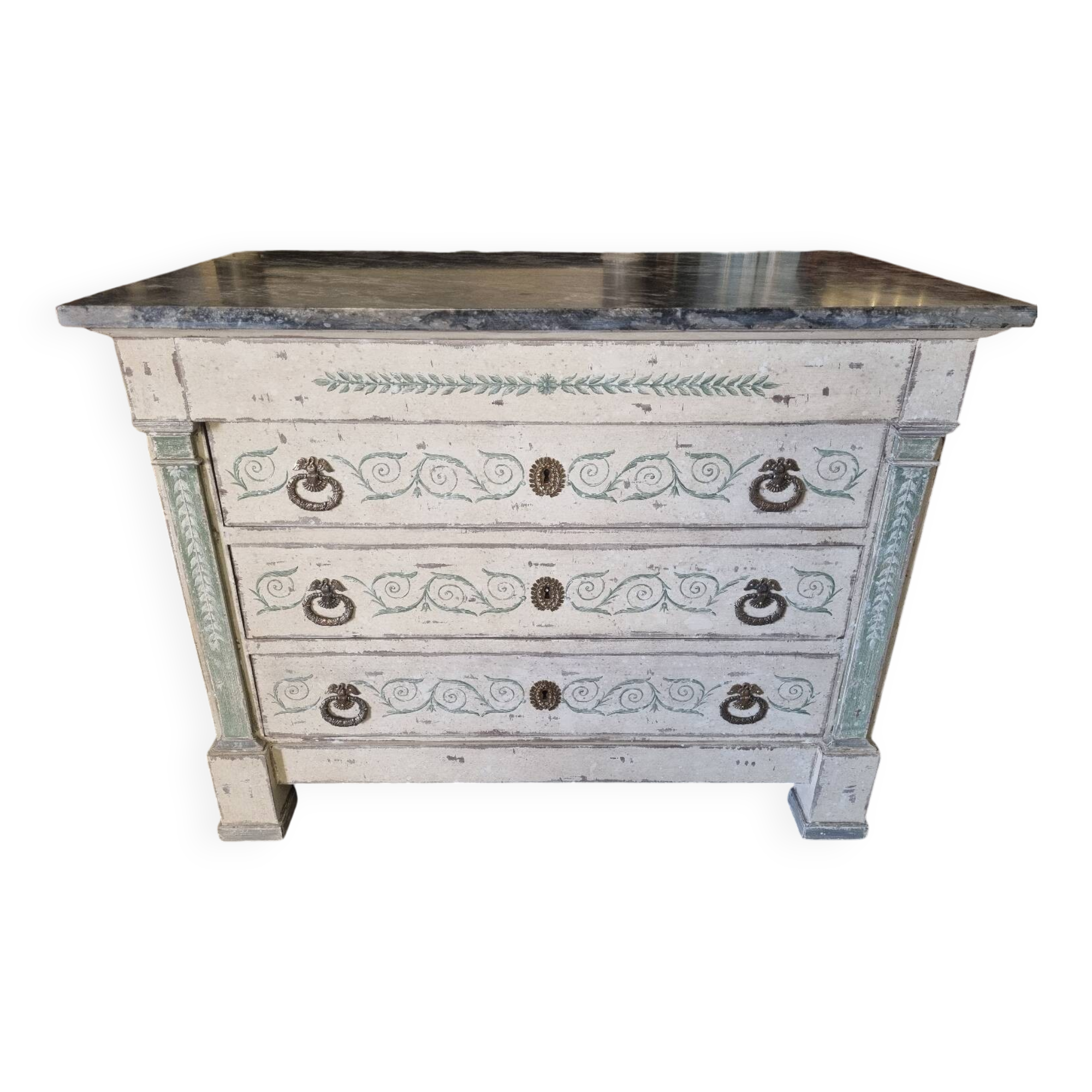 Old chest of drawers