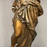 Lampe à figure féminine.