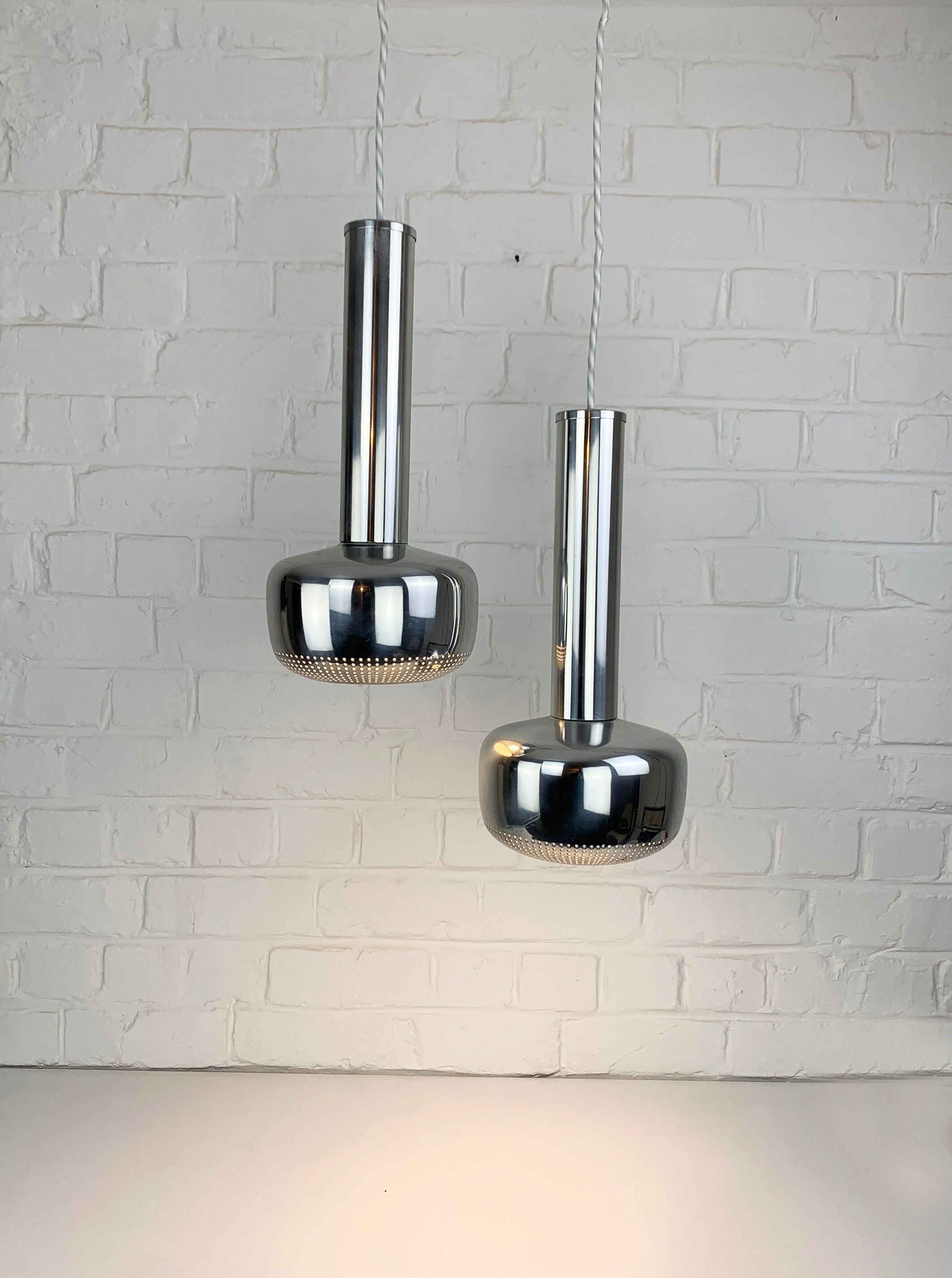 Set of pendant lamps "Guldpendel" design Vilhelm Lauritzen Louis Poulsen, Denmark