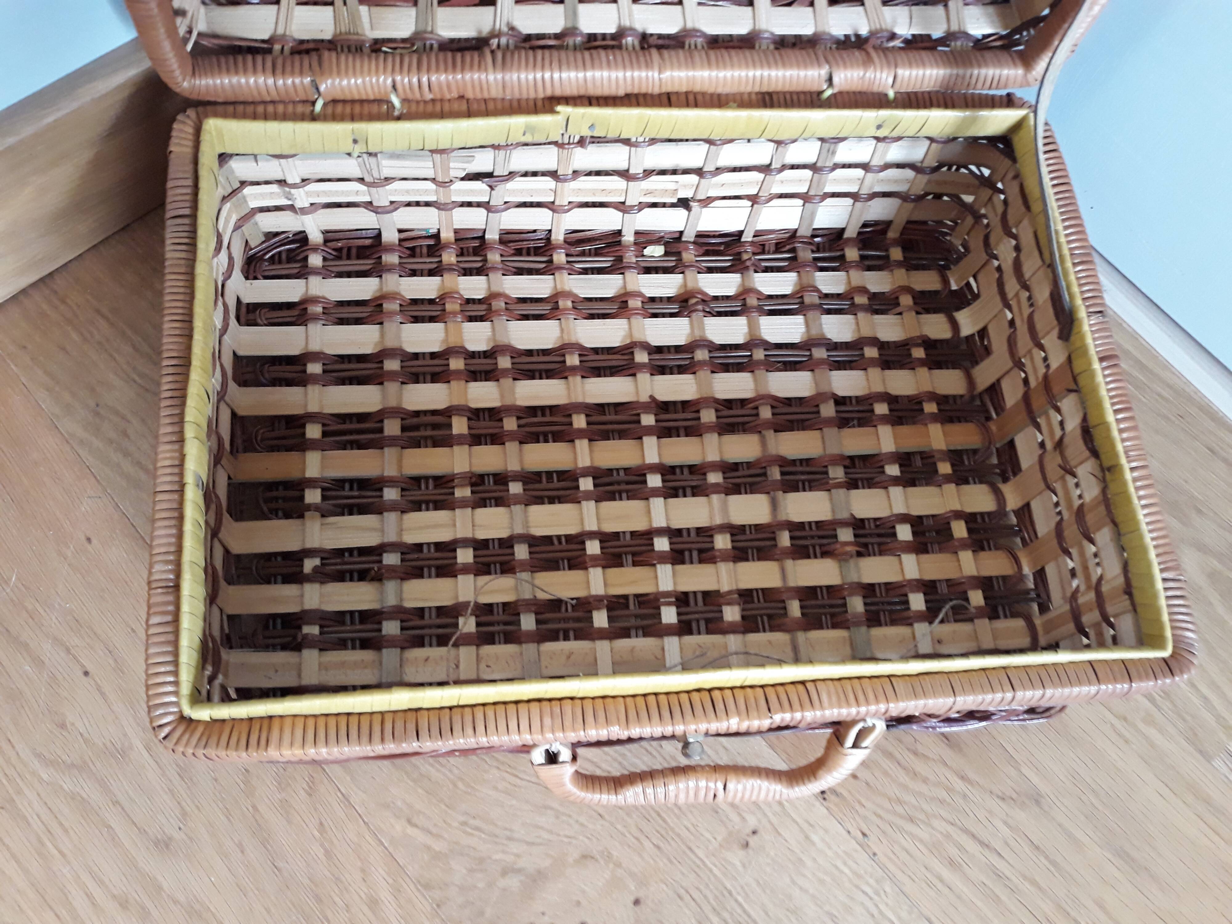 Wicker rattan suitcase