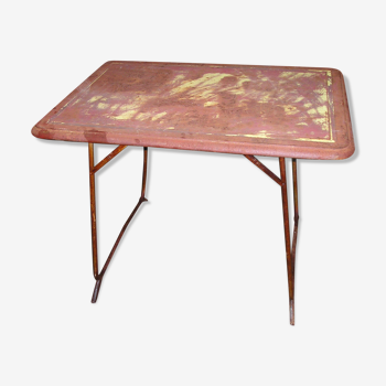 Table pliante en métal ancienne