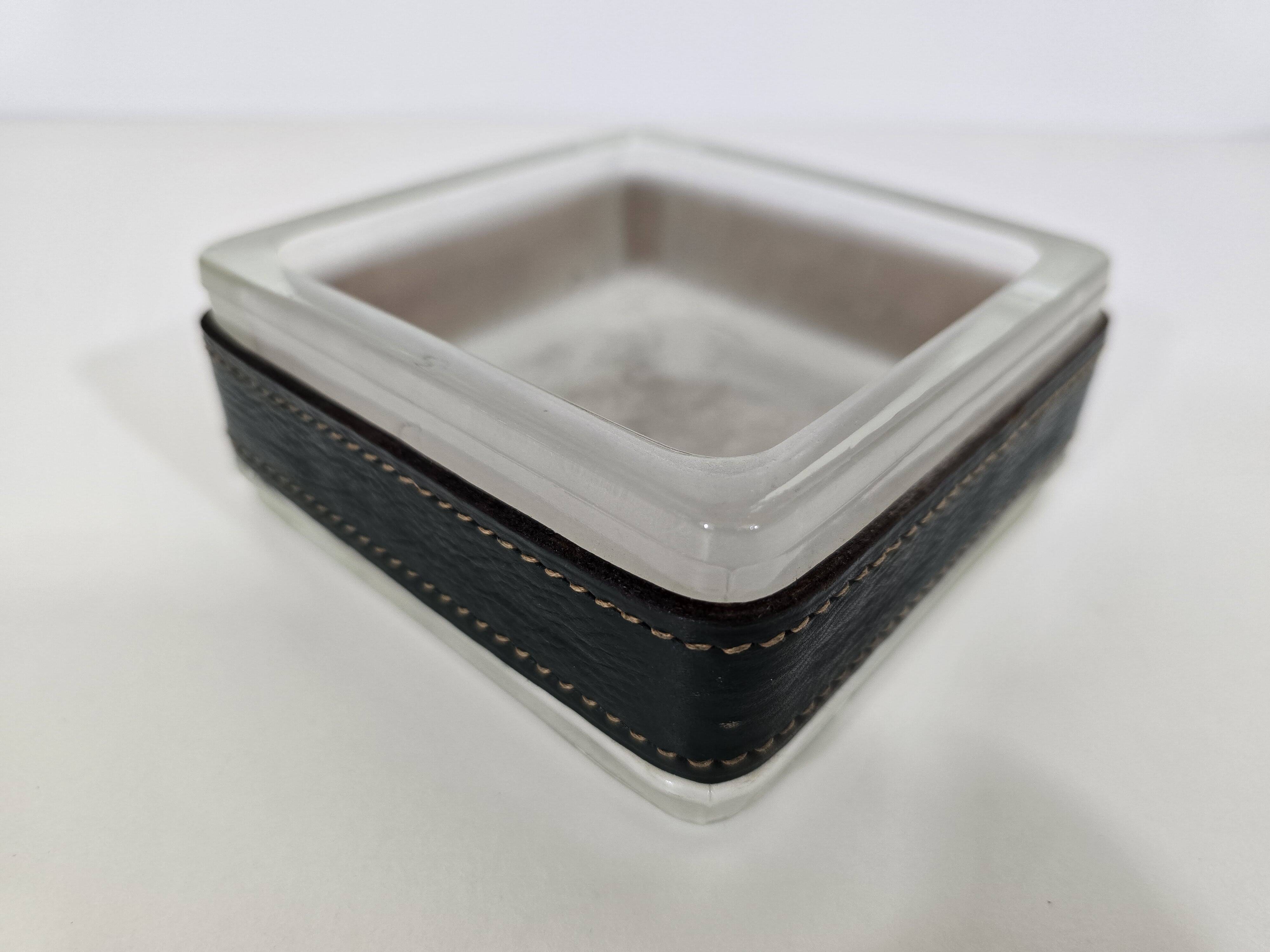 bowl empty pockets in glass with saddle-stitched leather