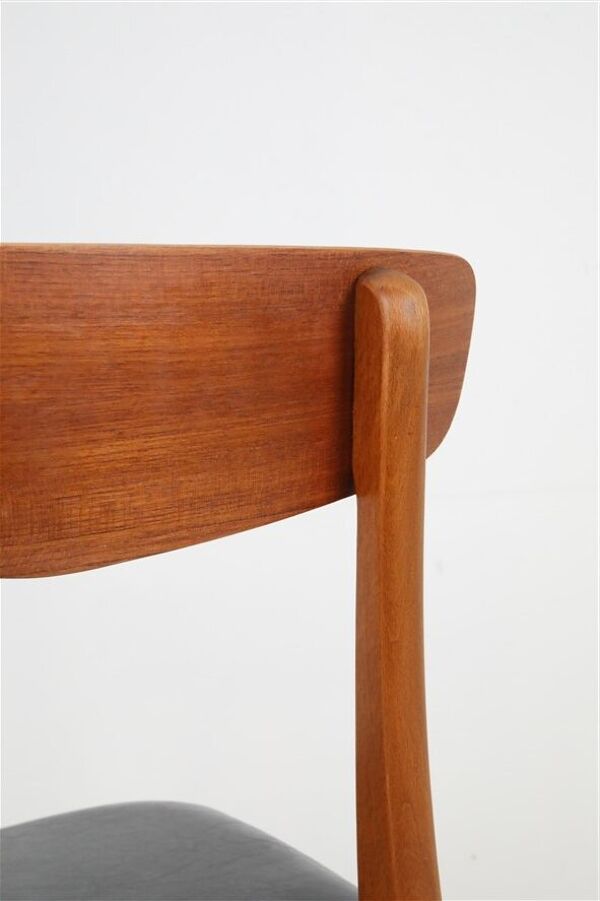 Chaise Findahl “Mosbøl” / années 1960 / années 1970 / teck / hêtre / skai / noir / design danois moderne du milieu du siècle