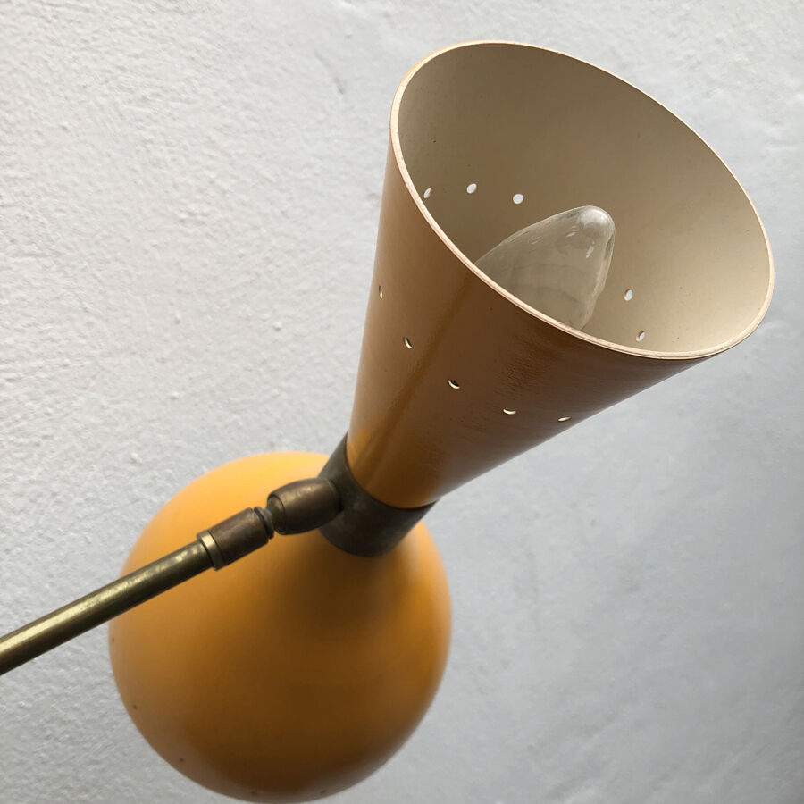Counterweight diabolo lamp to be installed, double lampshade