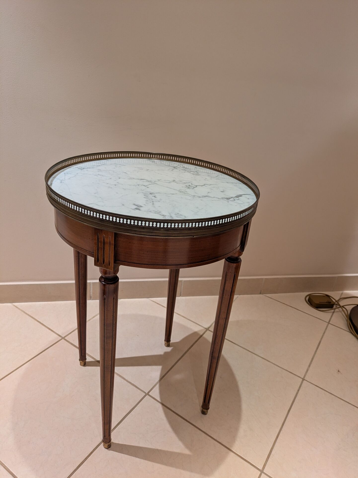 Bouillotte table in Louis XVI style