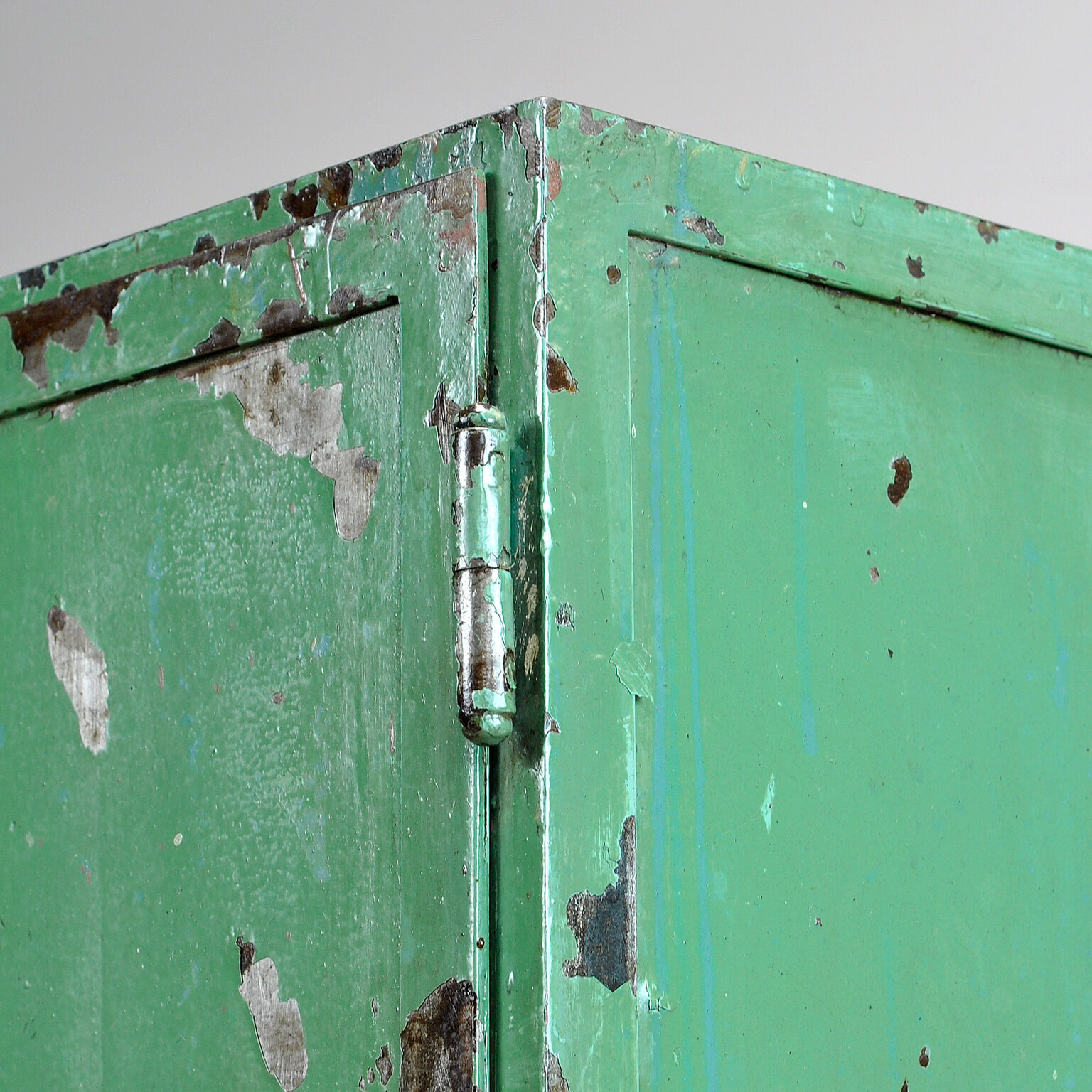 Armoire industrielle de fer années 50