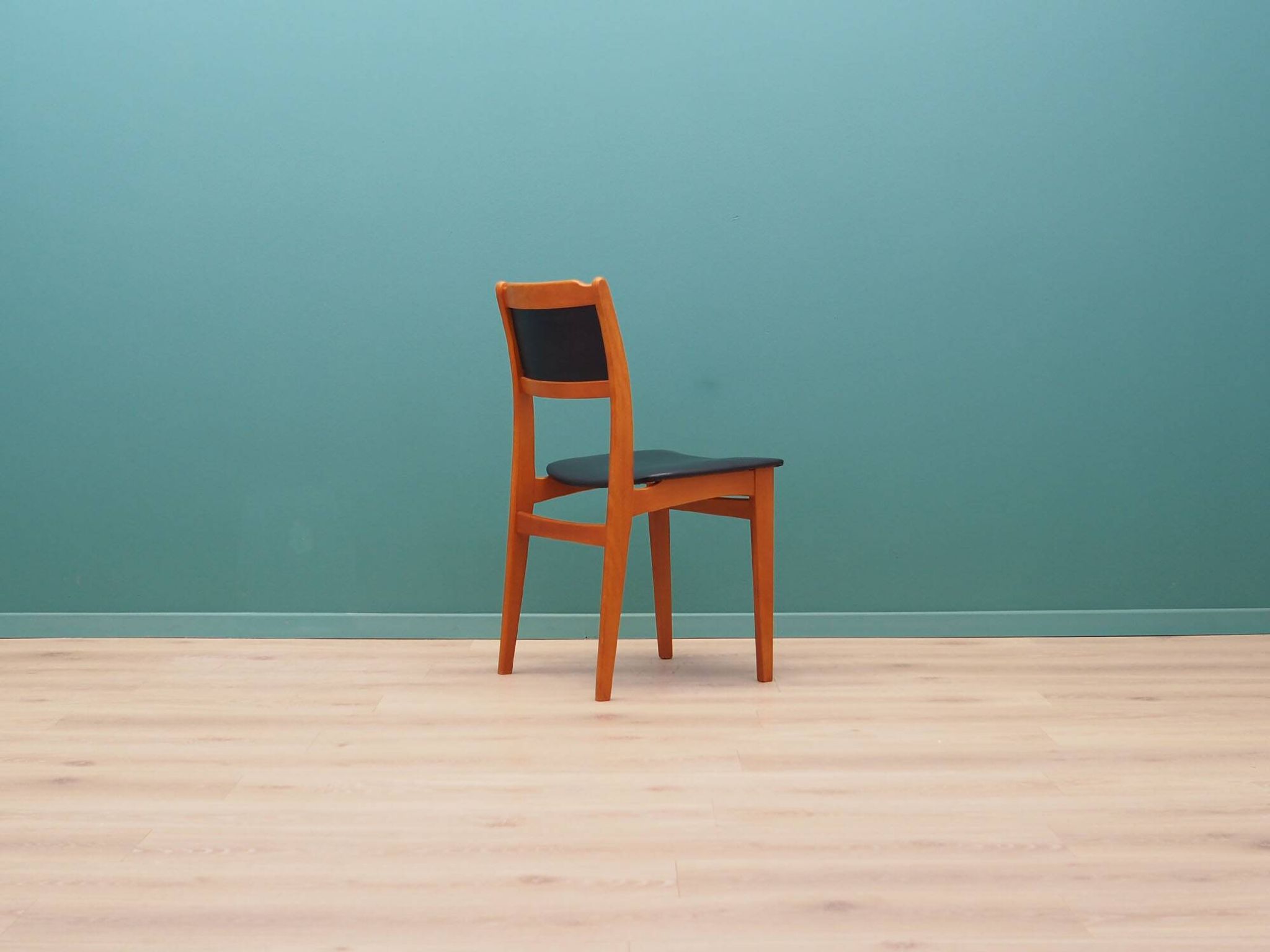 Ensemble de quatre chaises en hêtre, design danois, années 1970, production : Danemark