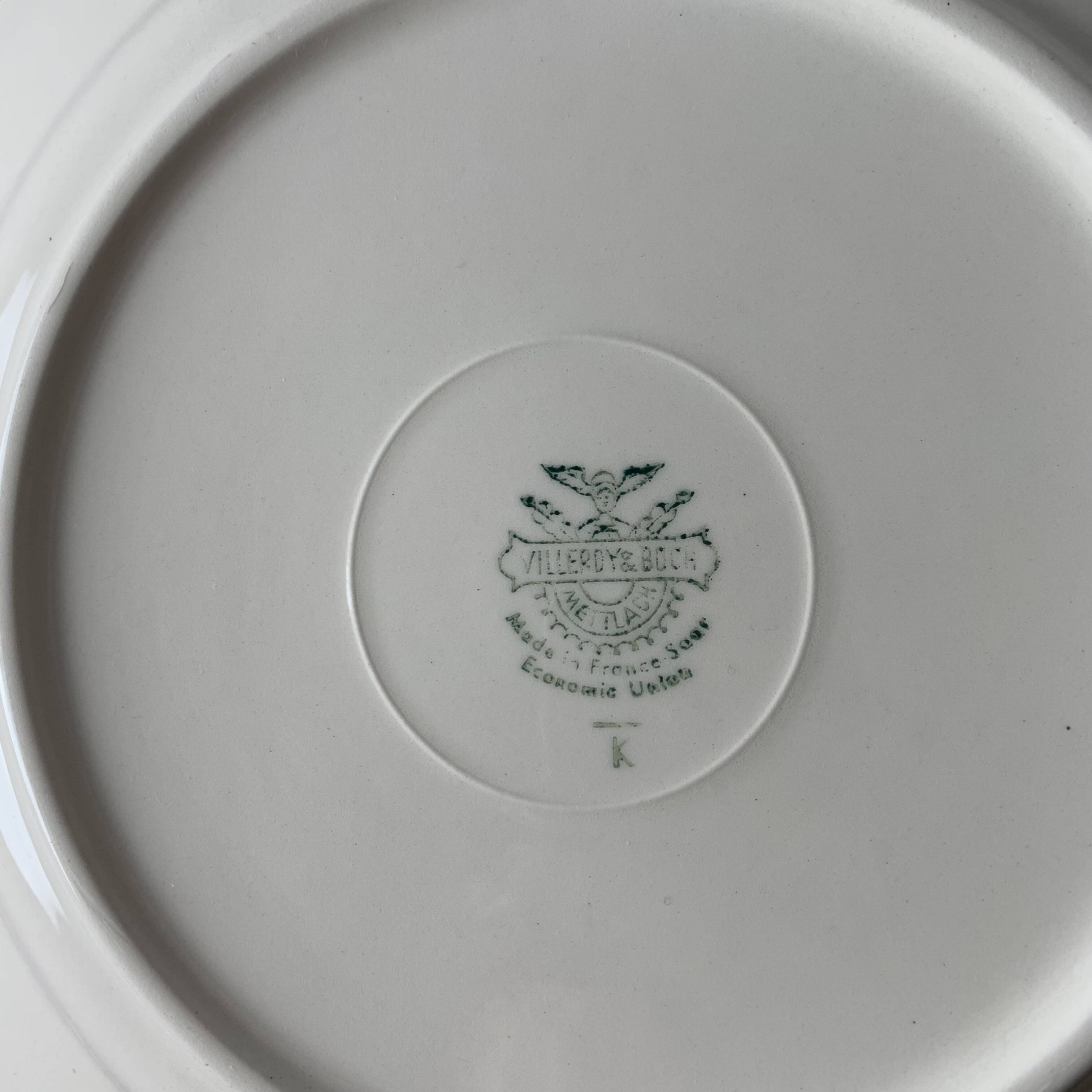 Set of 6 Villeroy & Boch white and gold flat plates, 1950