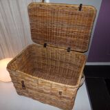 Wicker trunk