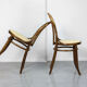 Paire de chaises brunes