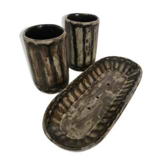 Set of cups and plate