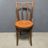 Set of 4 French Cafe Chairs with Graceful Seats