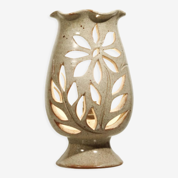 Lampe veilleuse florale vintage en céramique ajourée, France 1960s