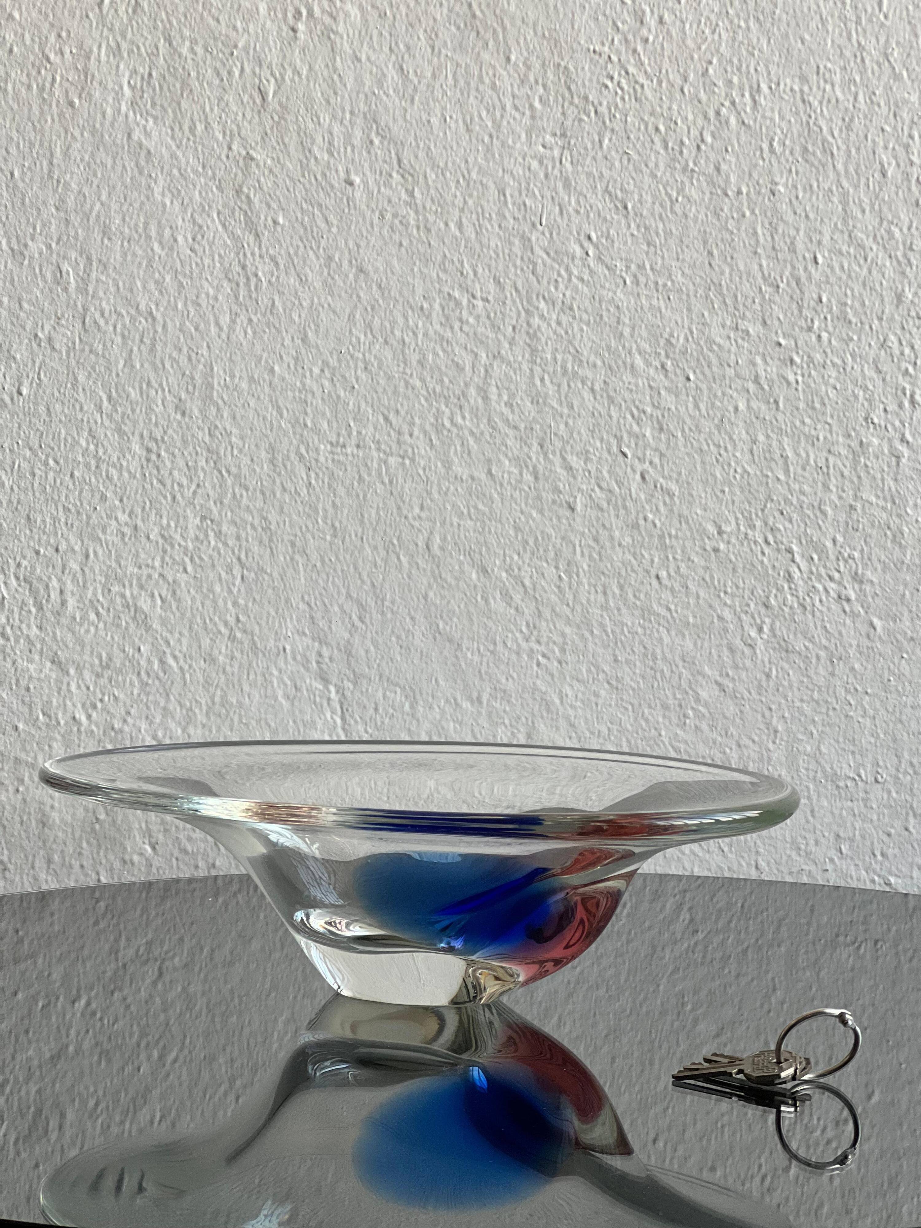 Bol décoratif en verre vintage, accents bleus, fabriqué en Italie.